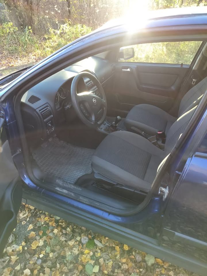 Opel Astra 5-dörrar 1.6 Manuell 2003, bild 3/4