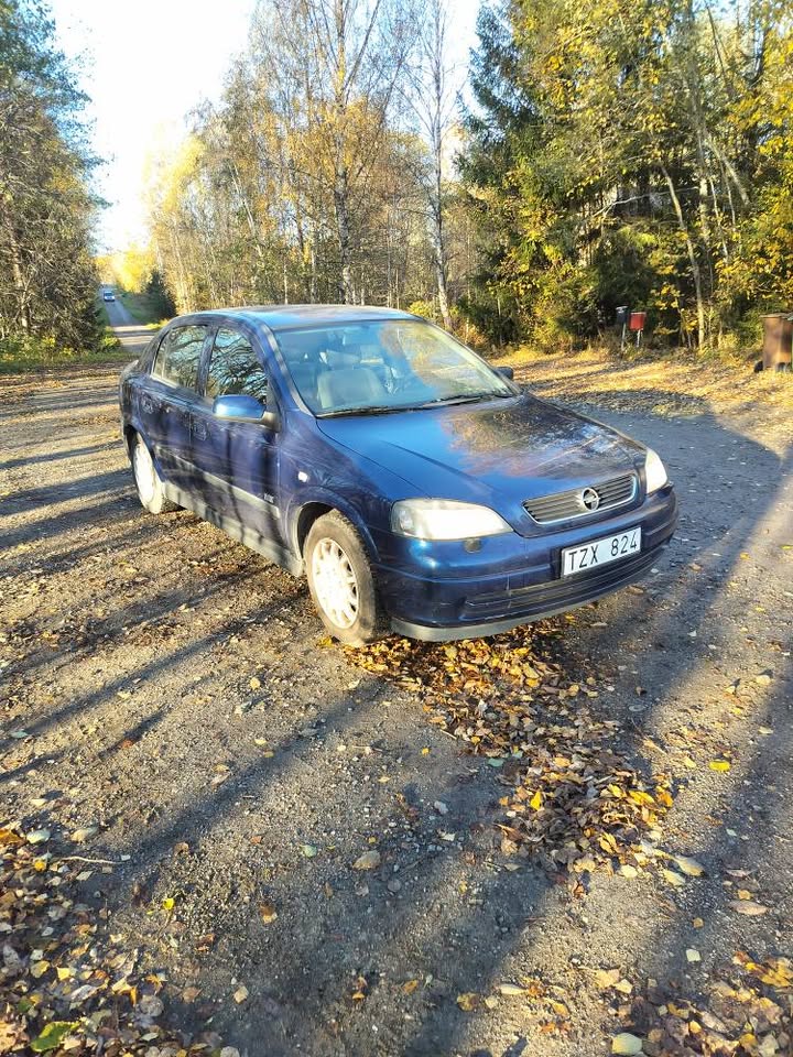 Opel Astra 5-dörrar 1.6 Manuell 2003, bild 2/4