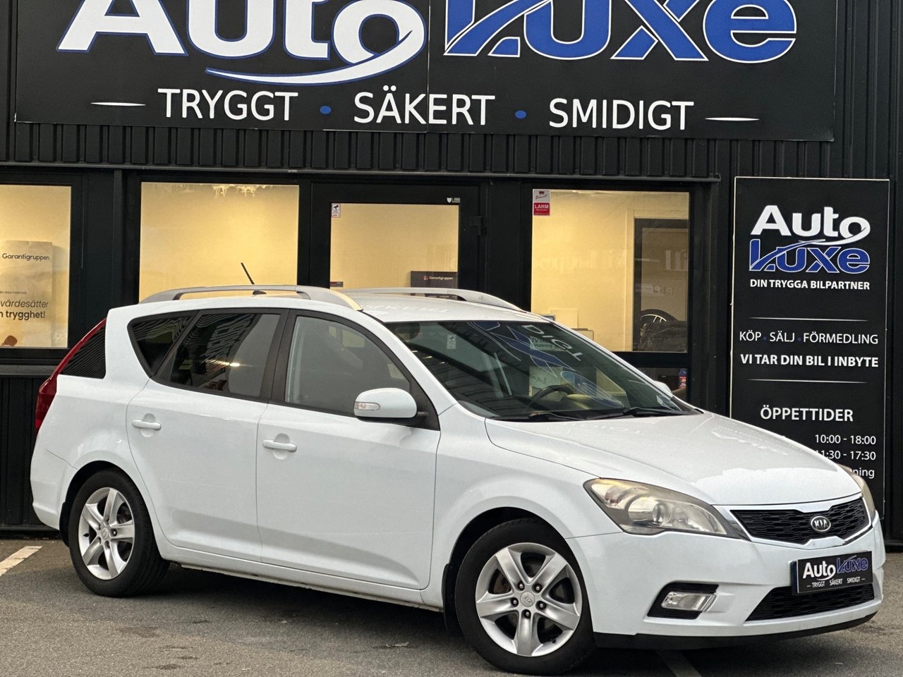 Kia Ceed cee'd_sw 1.6 CRDi 2011, bild 3/10