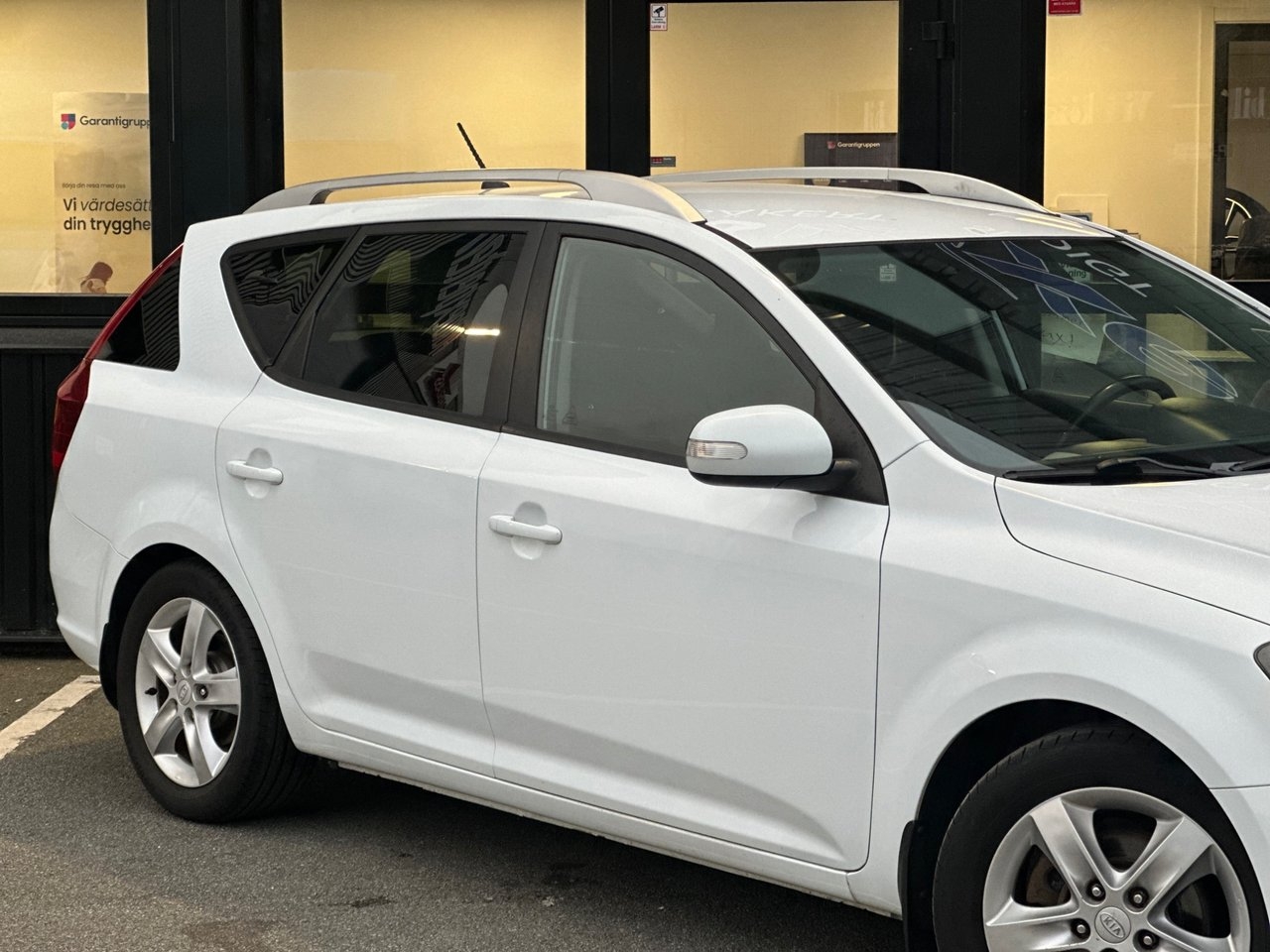 Kia Ceed cee'd_sw 1.6 CRDi 2011, bild 4/10
