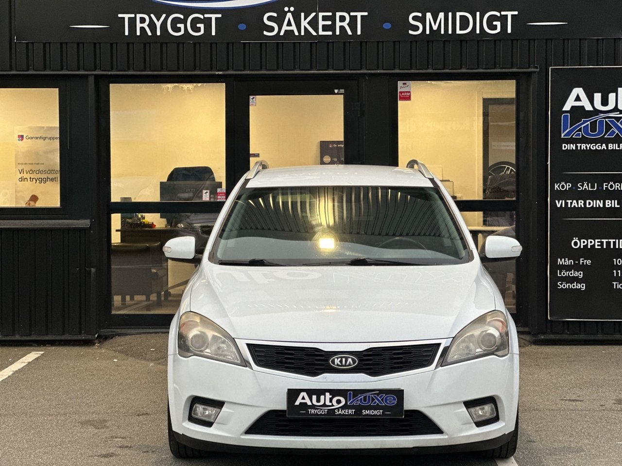 Kia Ceed cee'd_sw 1.6 CRDi 2011, bild 2/10