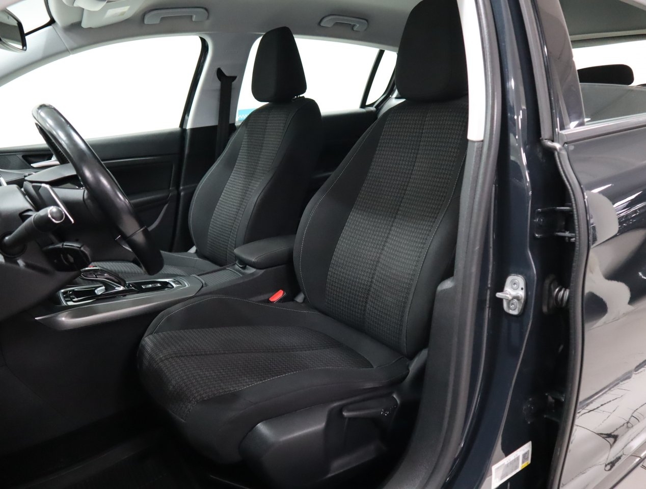 Peugeot 308 1.2 PureTech 130 Active 2018, bild 7/10
