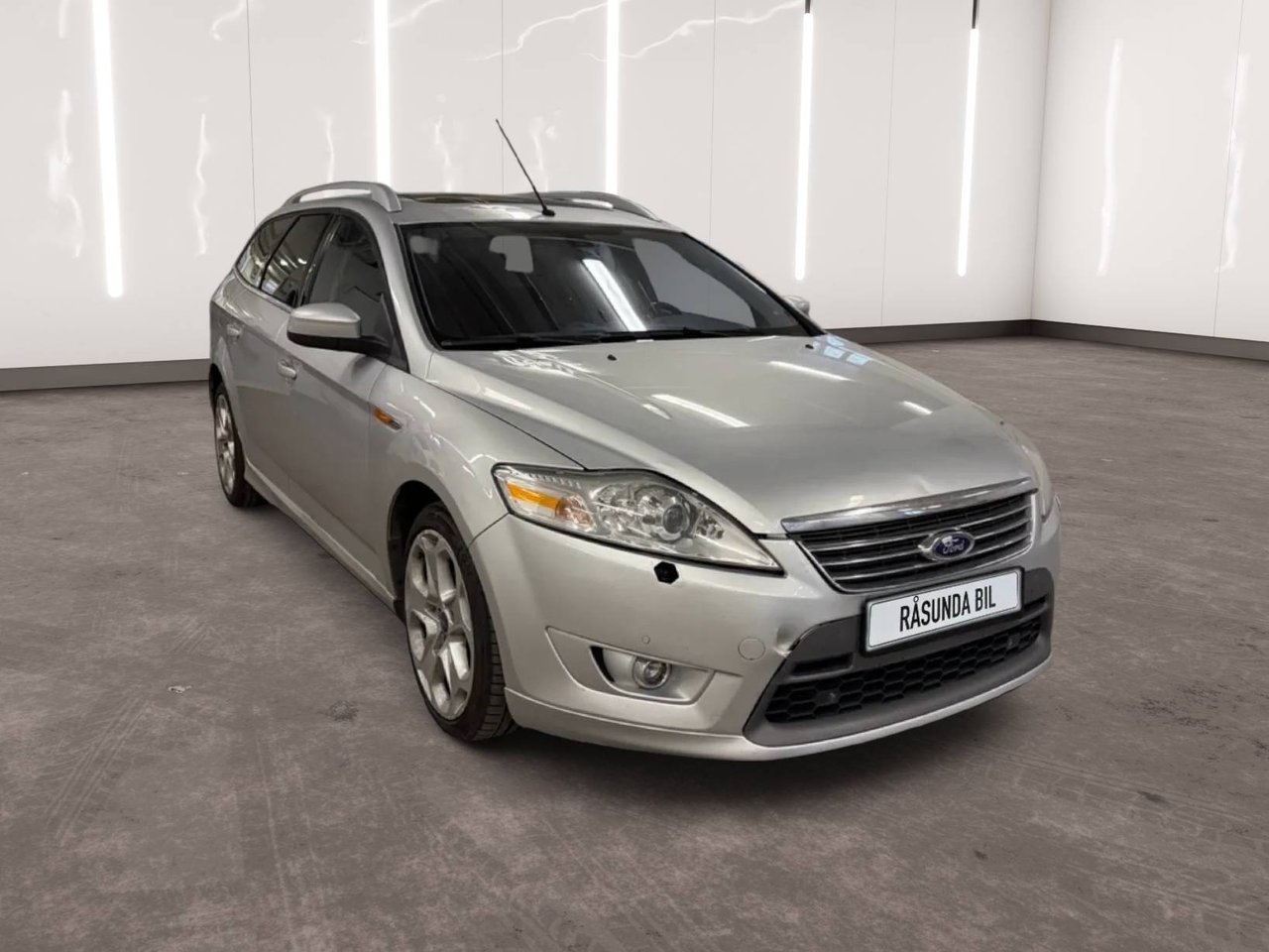 Ford Mondeo 2.0 TDCi DPF 2010, bild 3/10