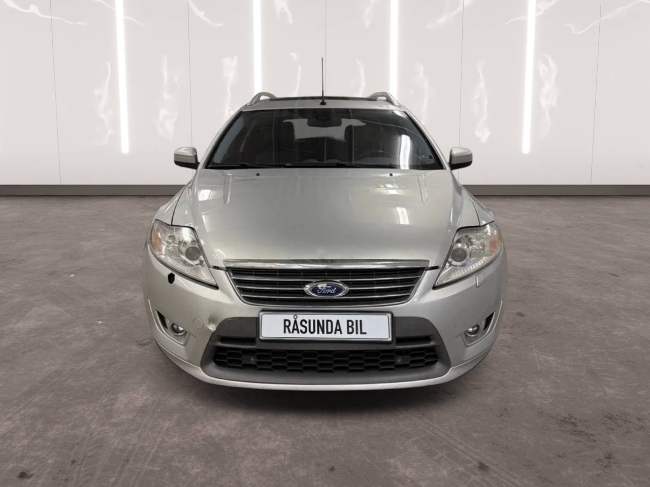 Ford Mondeo 2.0 TDCi DPF 2010, bild 2/10