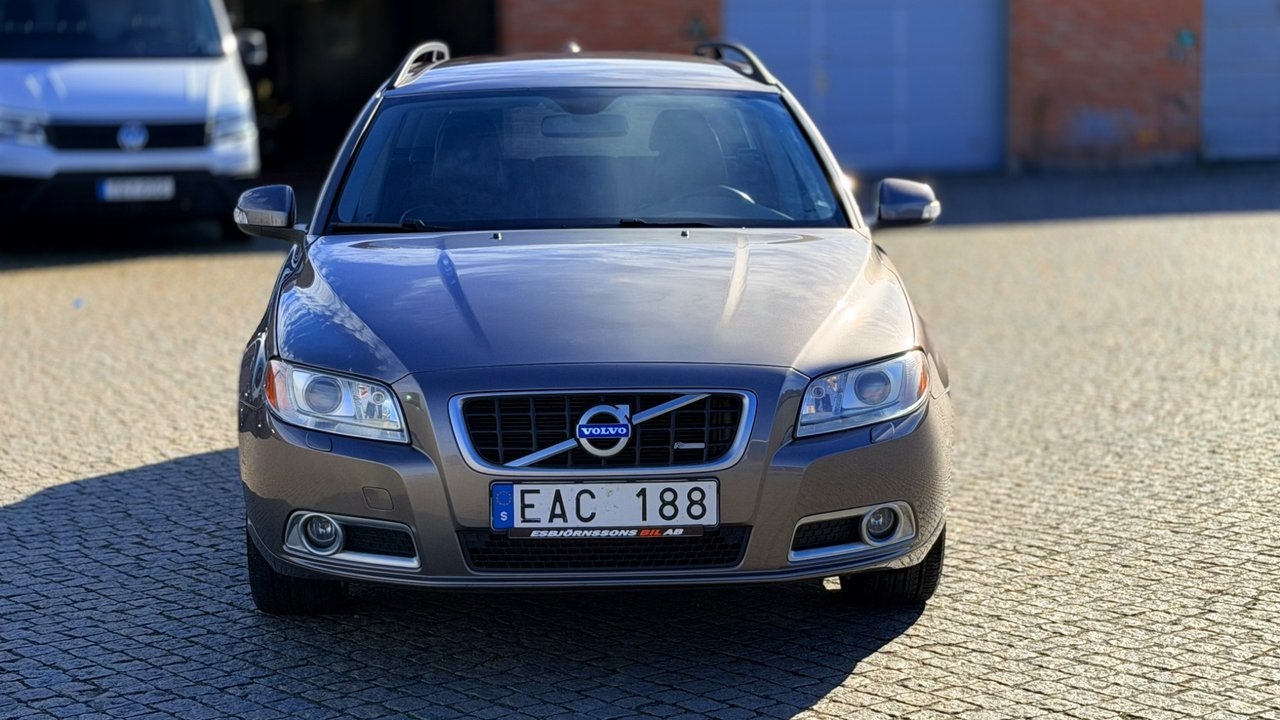 Volvo V70 T4 R-Design Euro 5 2011, bild 2/10