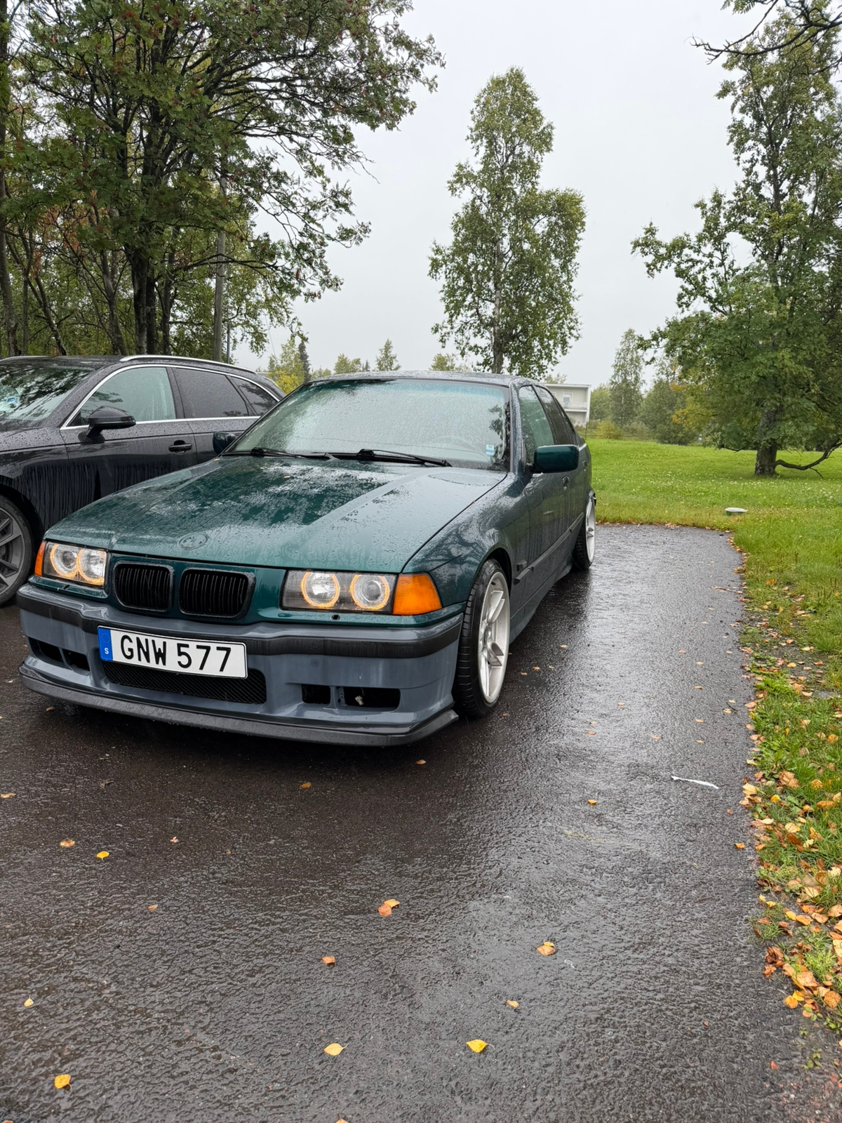 BMW 320 i Sedan Manuell 1995, bild 2/10