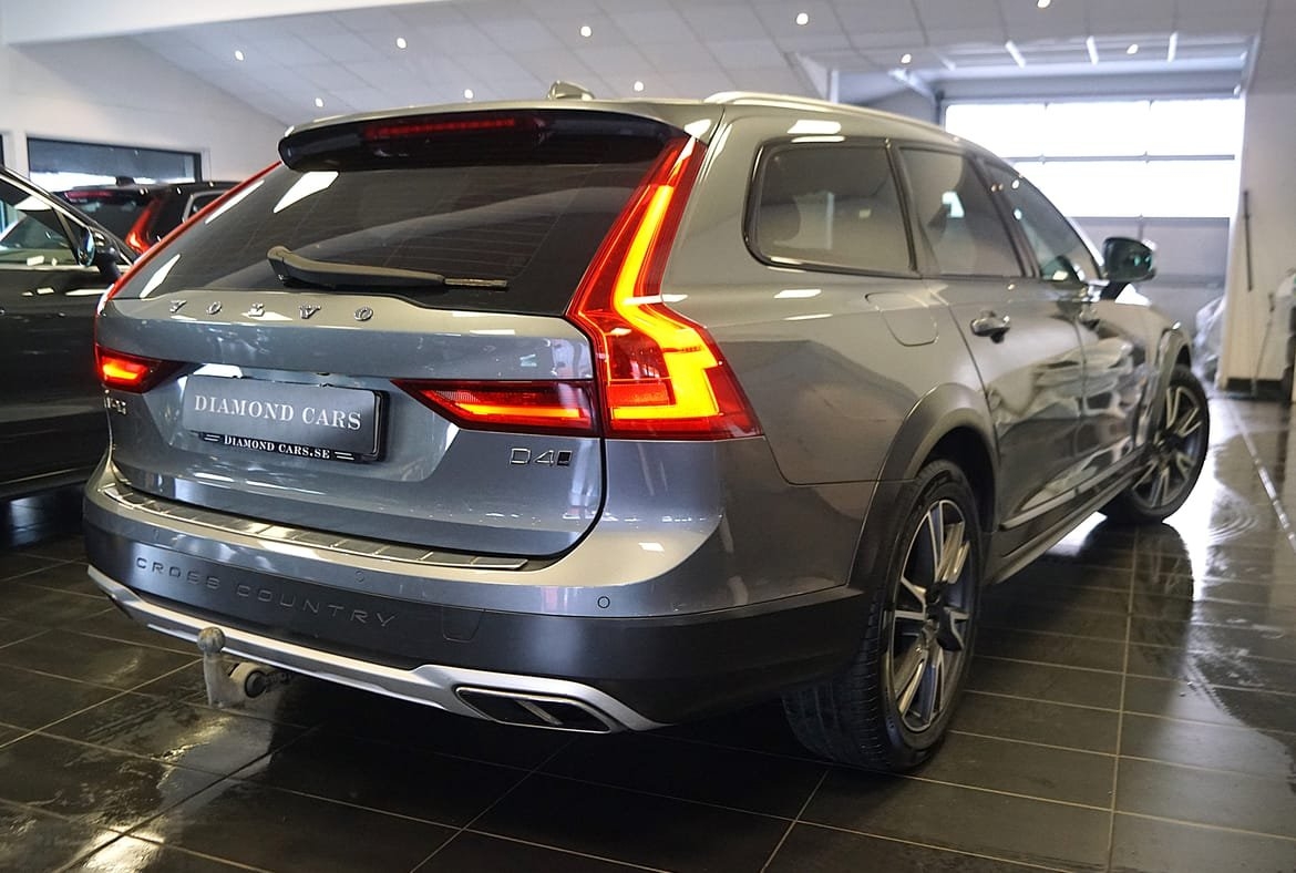 Volvo V90 Cross Country D4 Business 2018, kuva 9/10