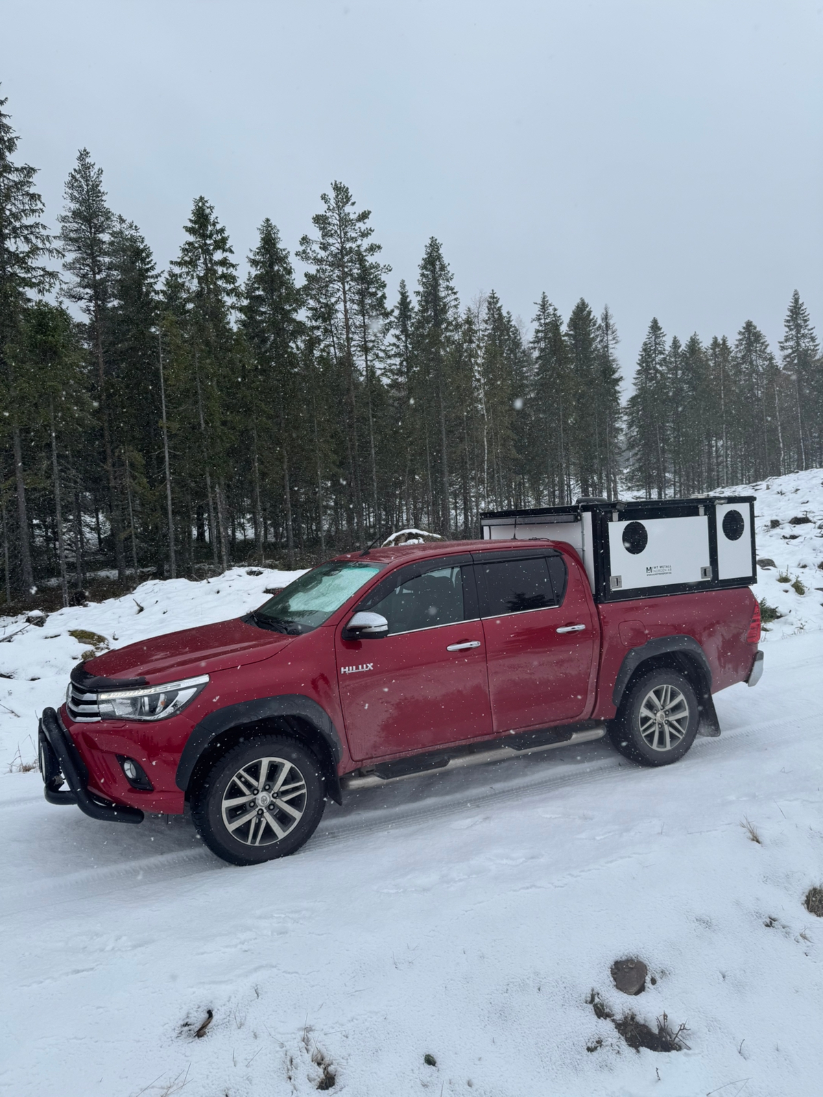 Toyota Hilux 2.4 D-4D 2016, bild 2/4