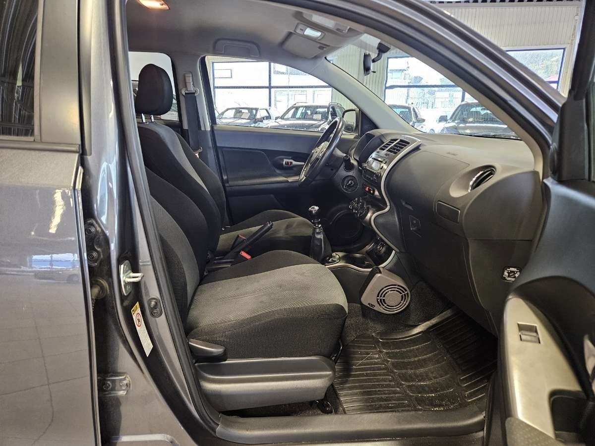 Toyota Urban Cruiser 1.4 D-4D AWD 2013, bild 5/9