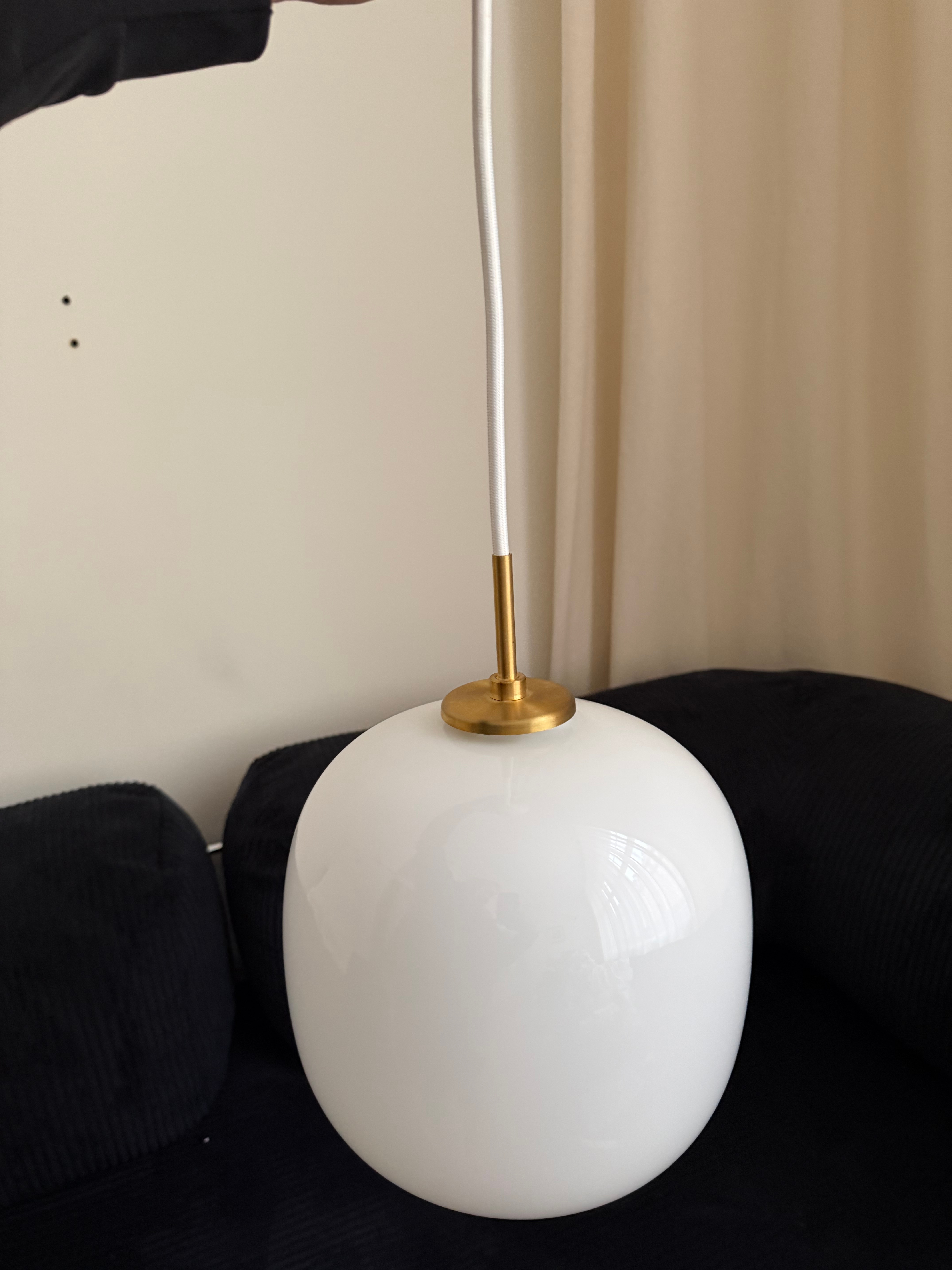 Taklampa Louis Poulsen Type 1777 pendel,opalglas/mässing