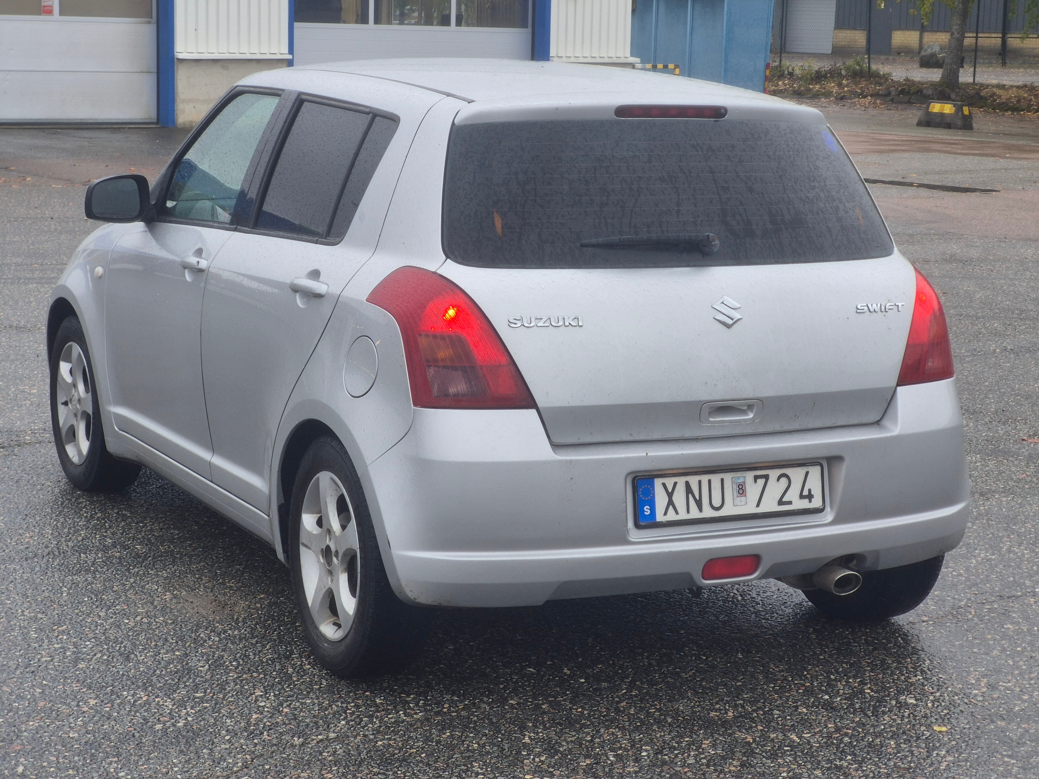 Suzuki Swift 1300 2006, bild 7/8