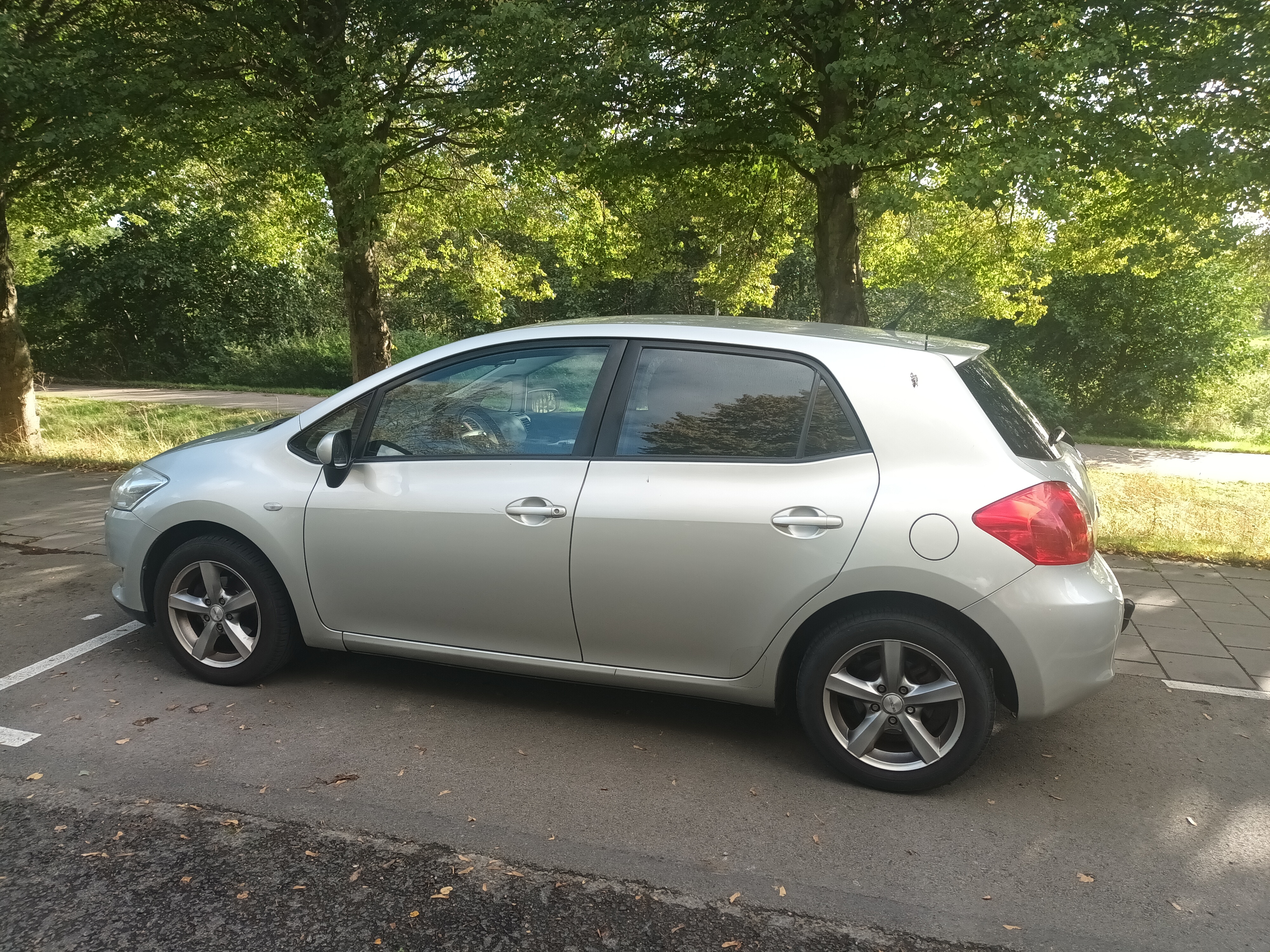 Toyota Auris 2008, bild 4/4