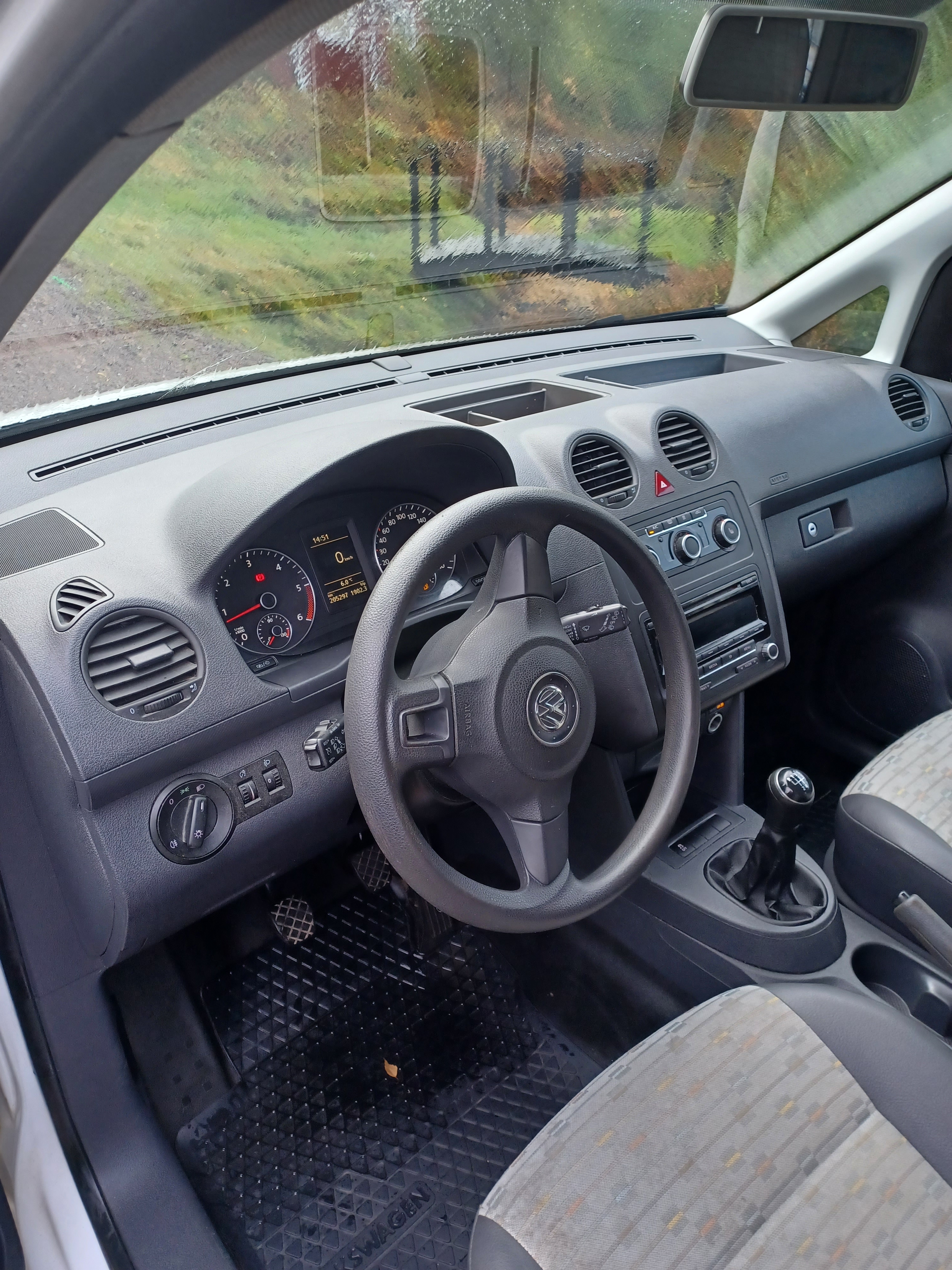 Volkswagen Caddy Skåpbil 1.6 TDI Manuell 2013, bild 2/6