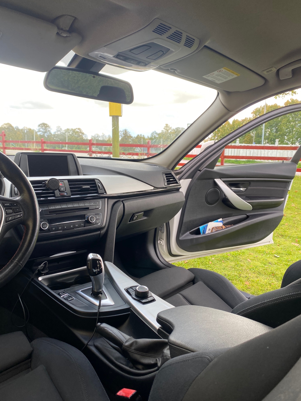 BMW 320d 2012, photo 4/8