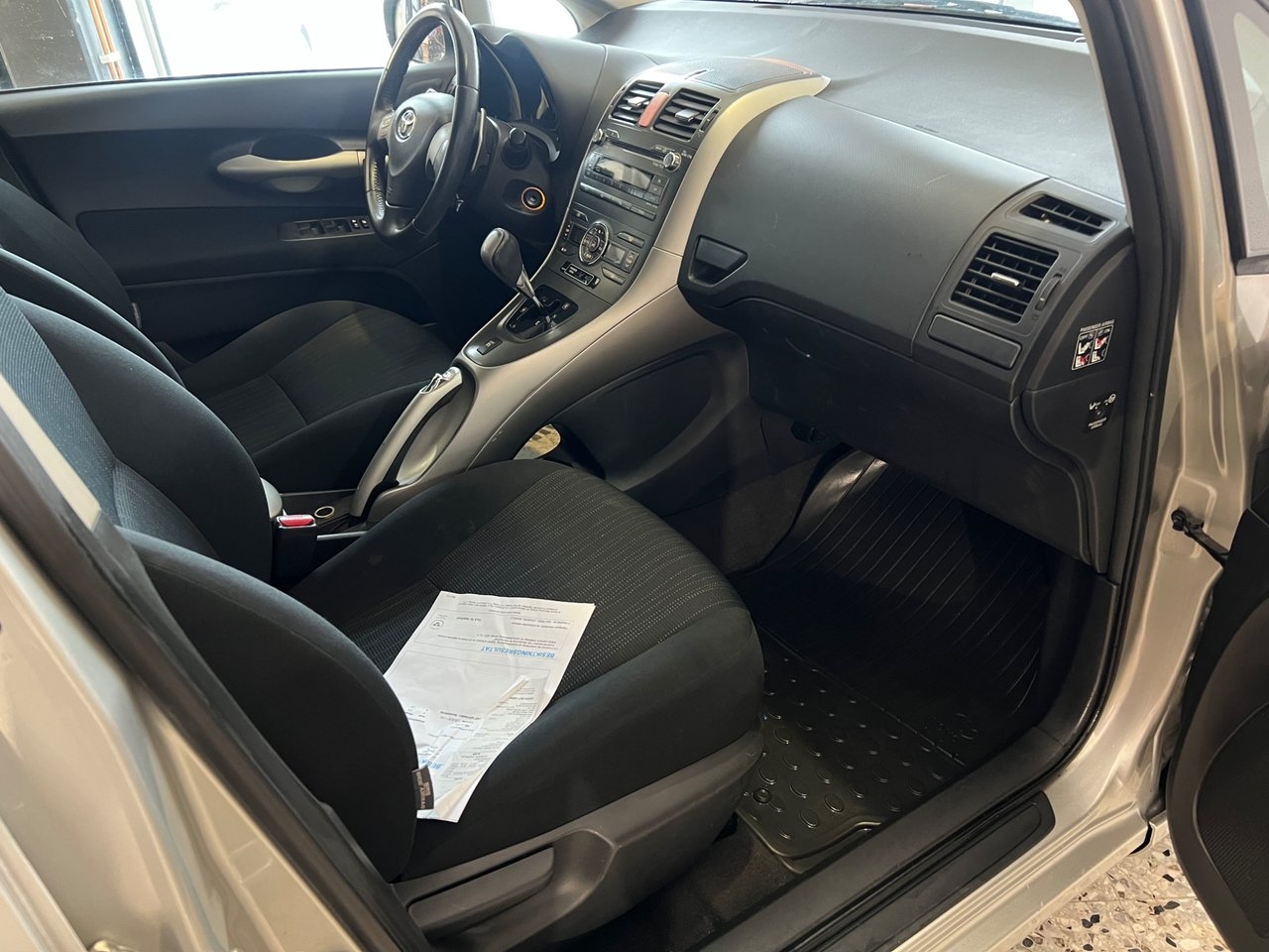 Toyota Auris 2008, bild 7/10