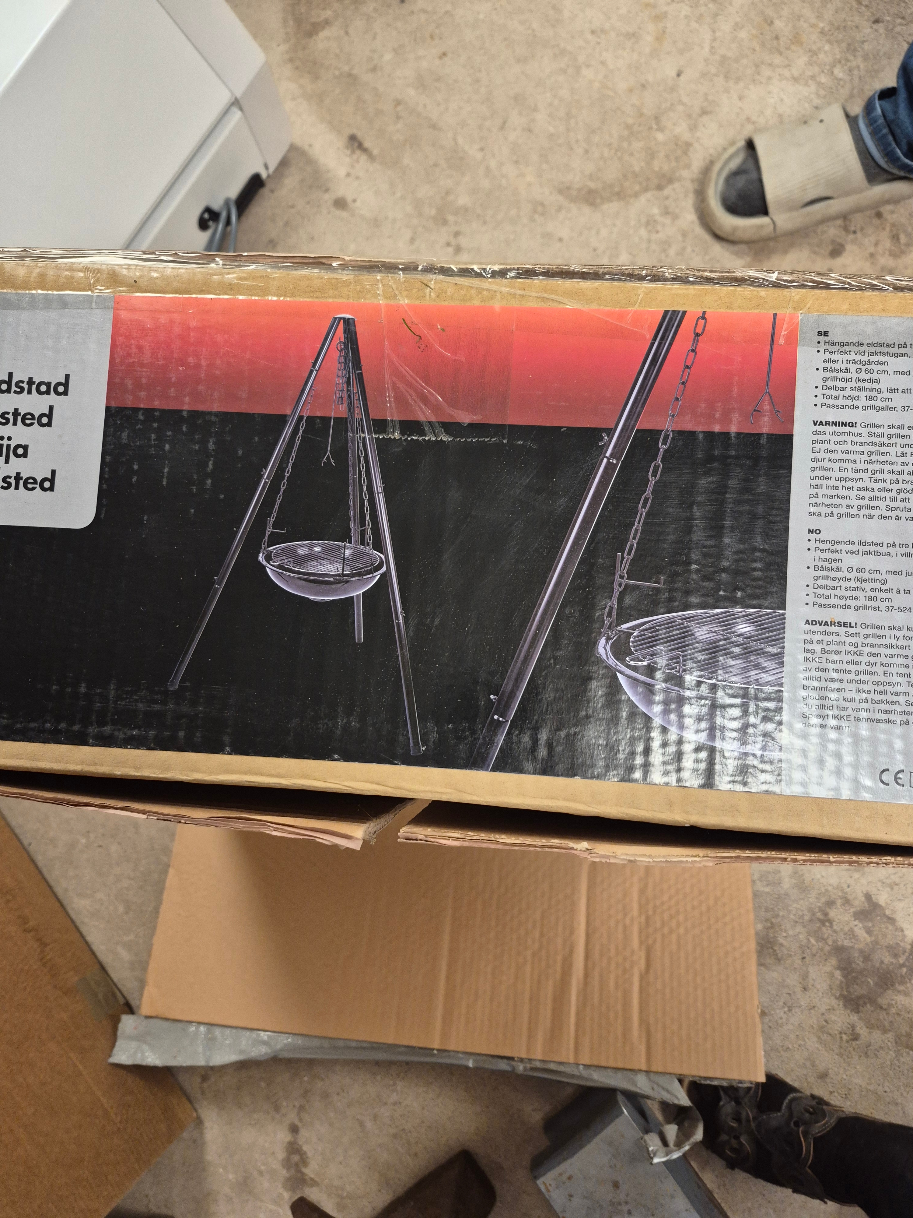 Oanvänd Biltema hängande eldstad/grill Ø60 cm – utgången modell