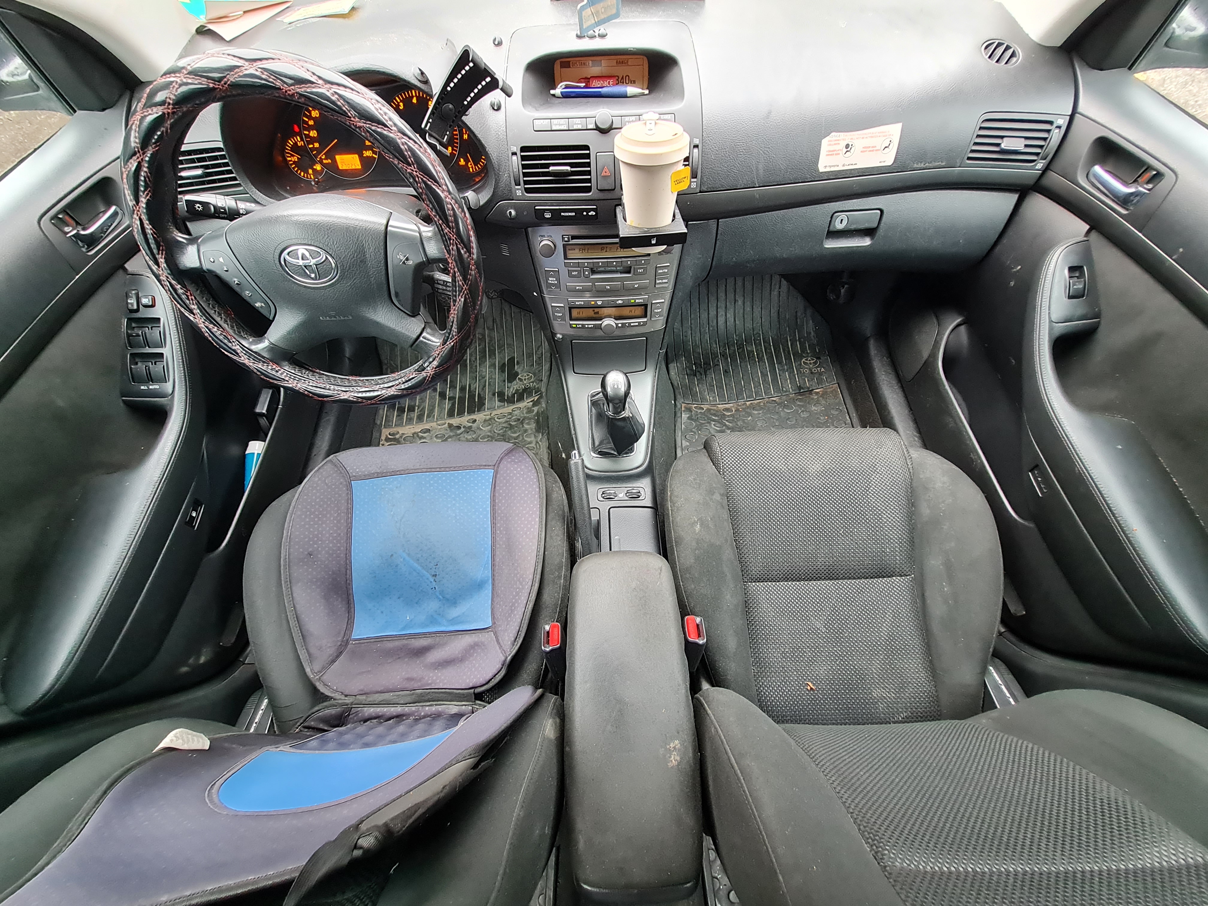 Toyota Avensis 2004, bild 2/6