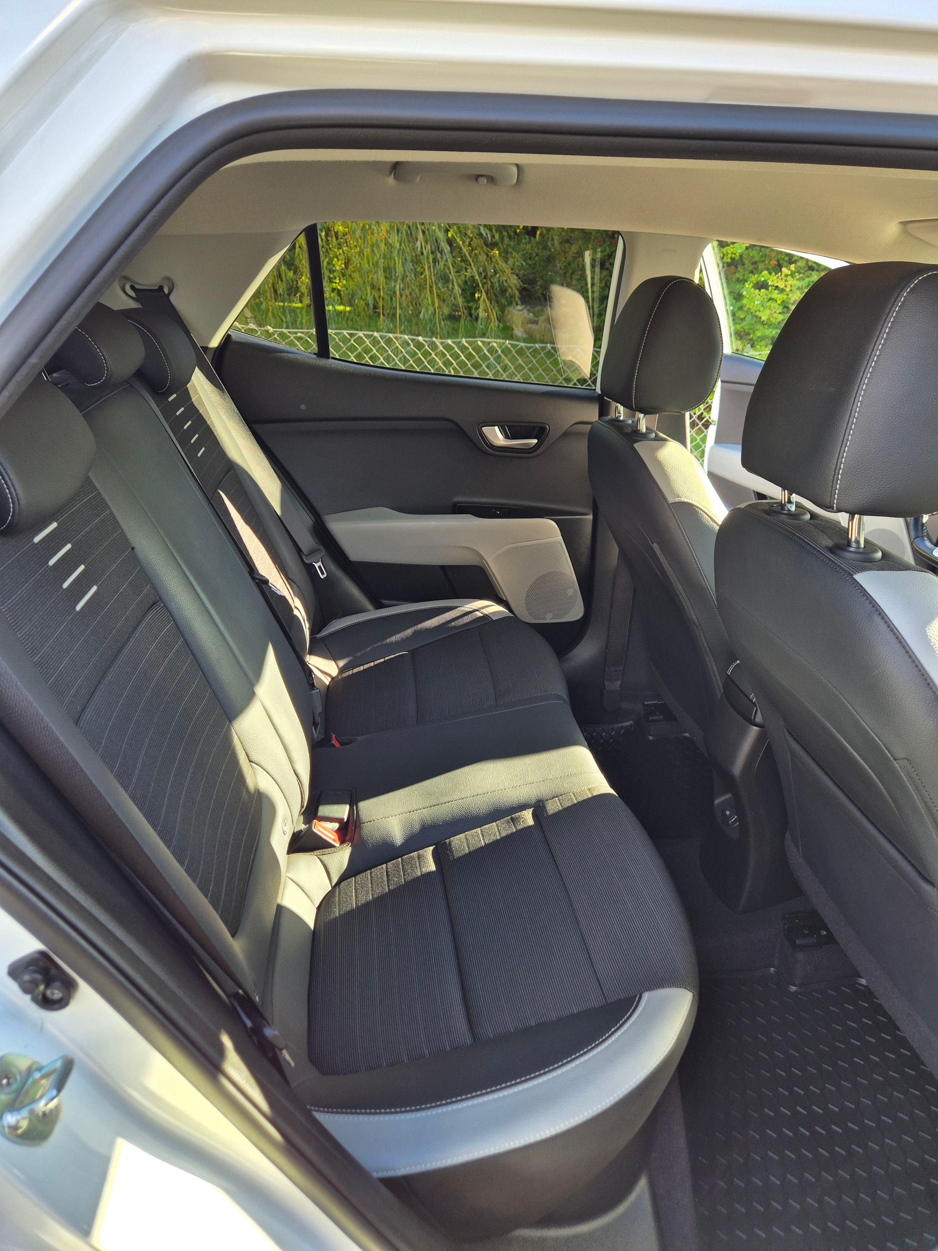 Kia Stonic 2018, bild 6/8