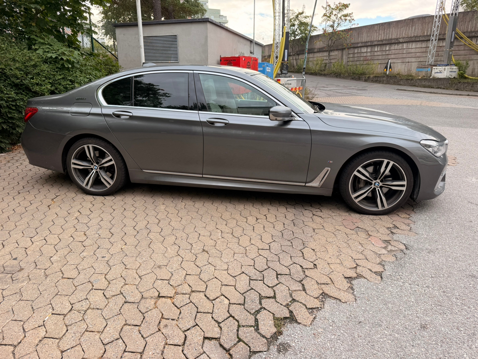 BMW 740 e Steptronic 2017, bild 3/5