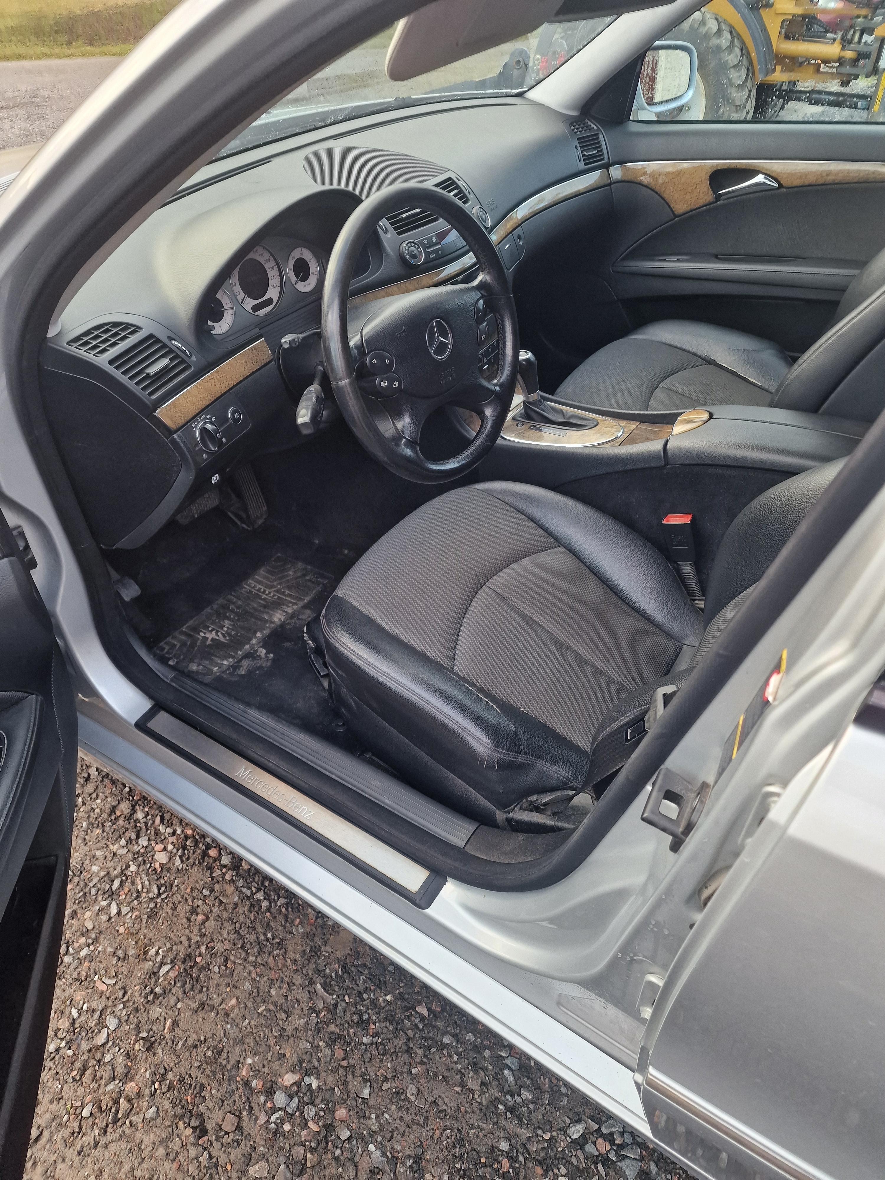 Mercedes-Benz E 2007, photo 6/9
