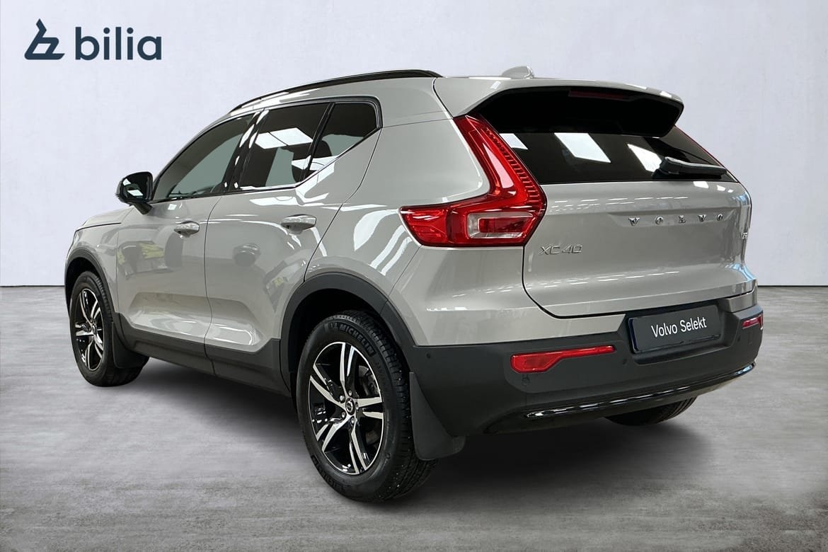 Volvo XC40 B3 FWD Bensin Plus Dark 2025, bild 2/10
