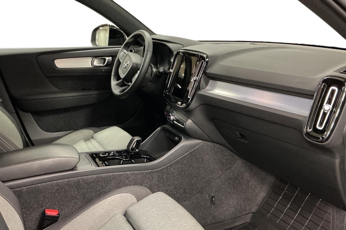 Volvo XC40 B3 FWD Bensin Plus Dark 2025, bild 7/10