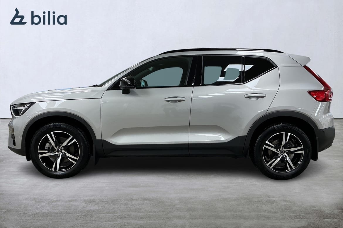 Volvo XC40 B3 FWD Bensin Plus Dark 2025, bild 3/10