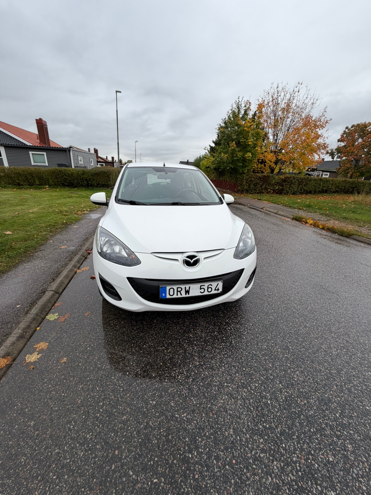 Mazda 2 5-dörrar 1.3 MZR Manuell 2012, bild 2/5