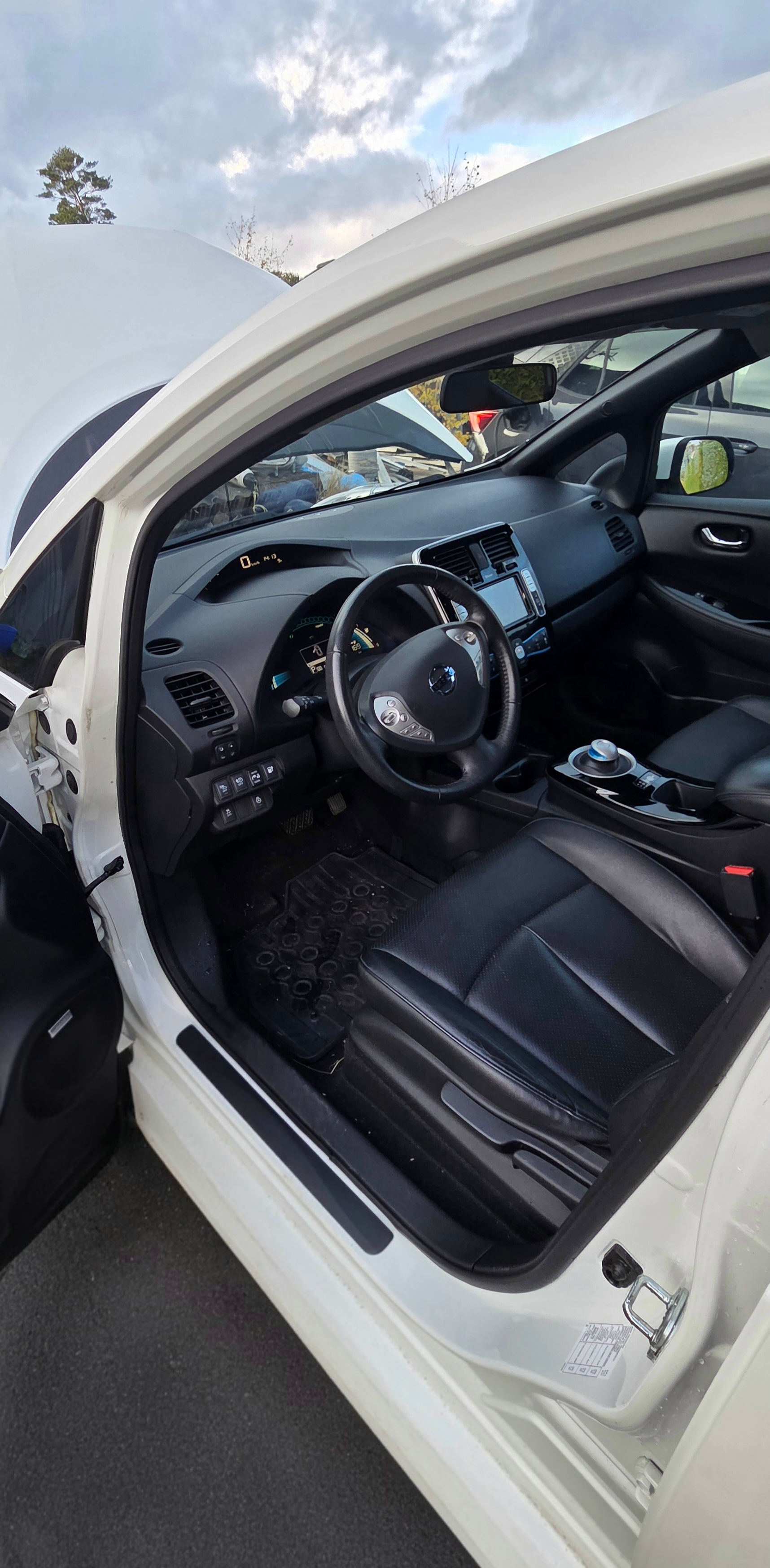 Nissan Leaf 30 kWh 2017, bild 3/6