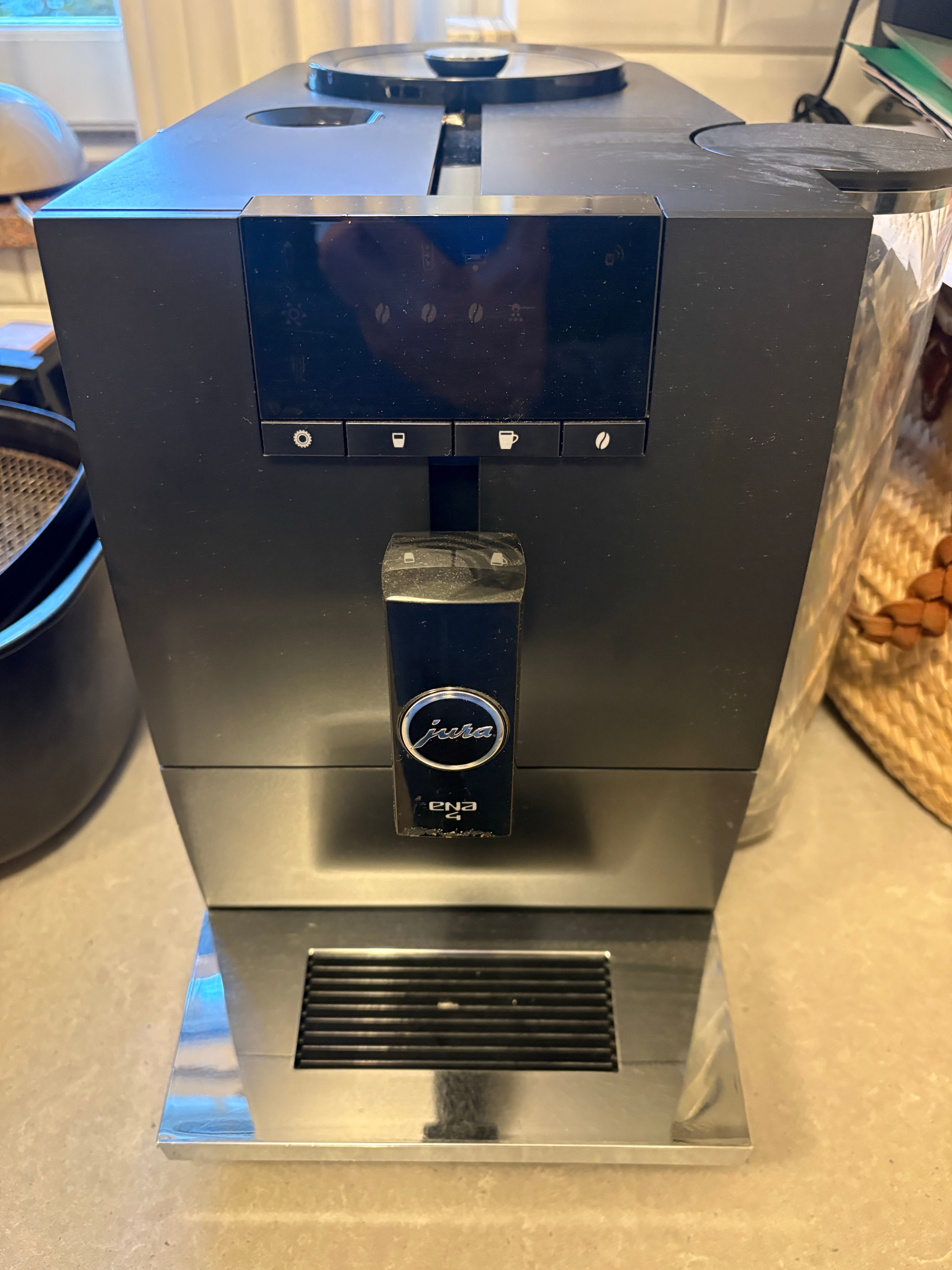 Jura helautomatisk espressomaskin svart Jura ENA 4