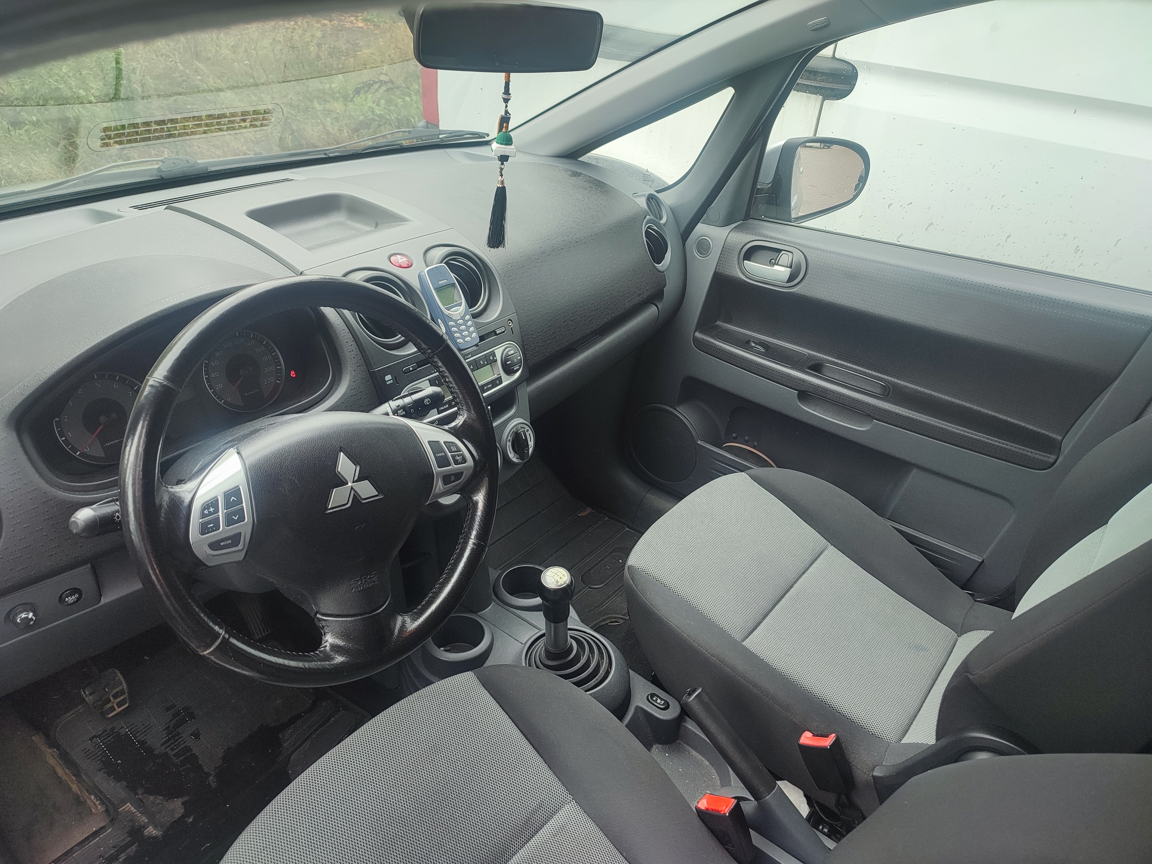 Mitsubishi Colt 1.3 2013, bild 6/8