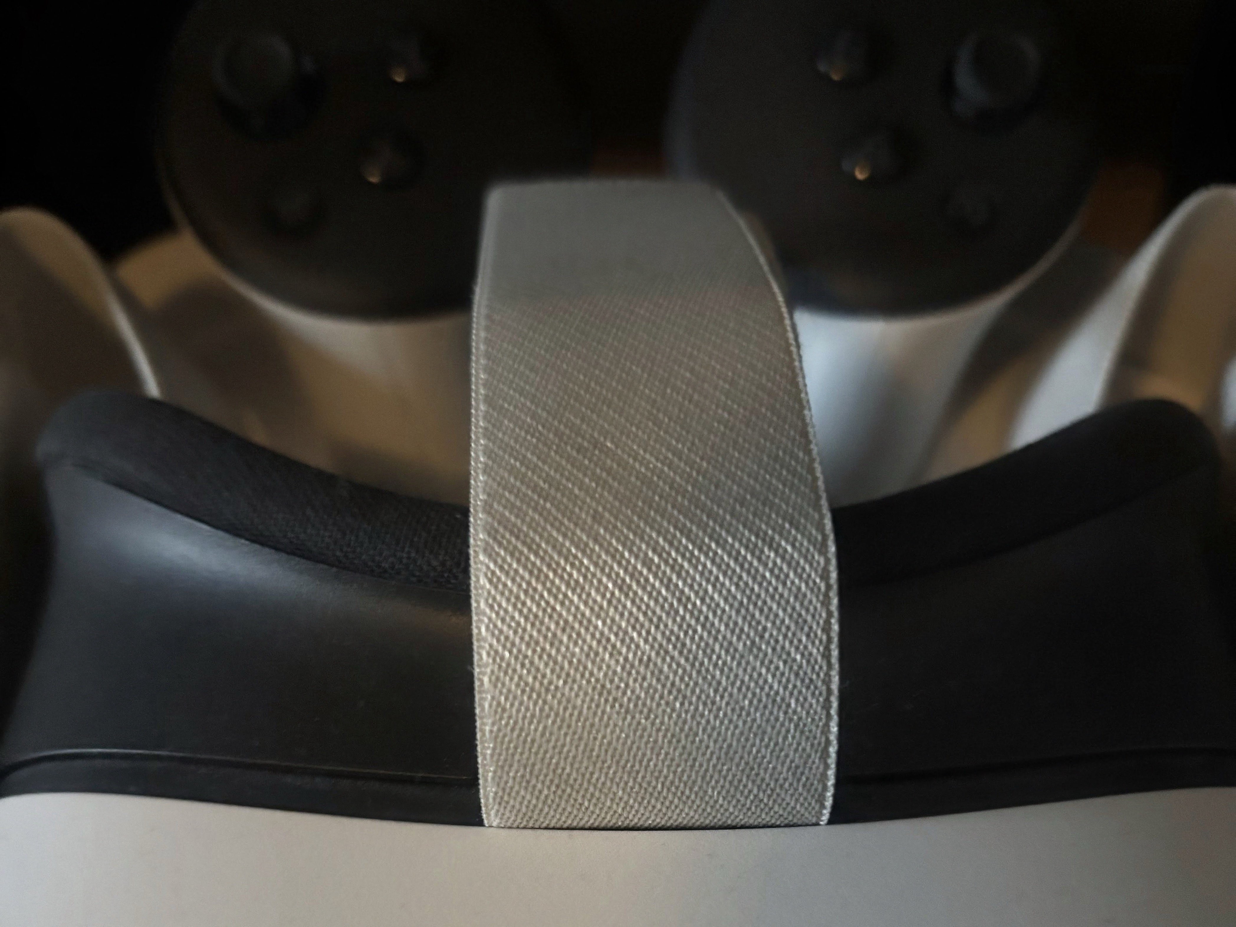 Meta Quest VR-headset med kontroller vit