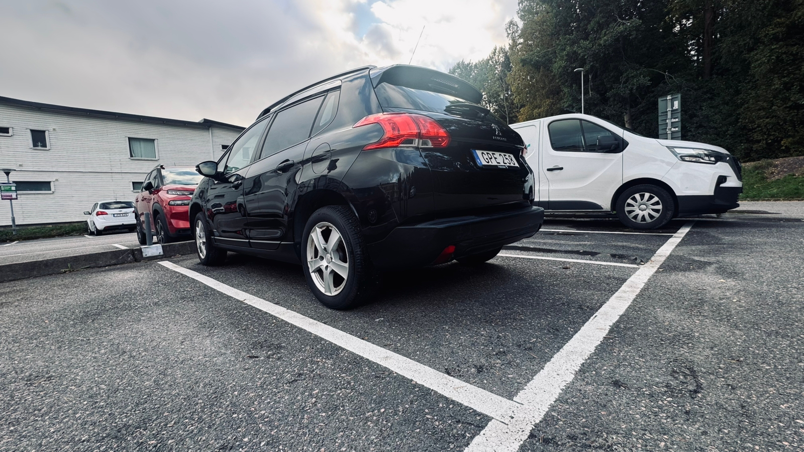 Peugeot 2008 1.2 VTi EGS 2015, bild 2/8