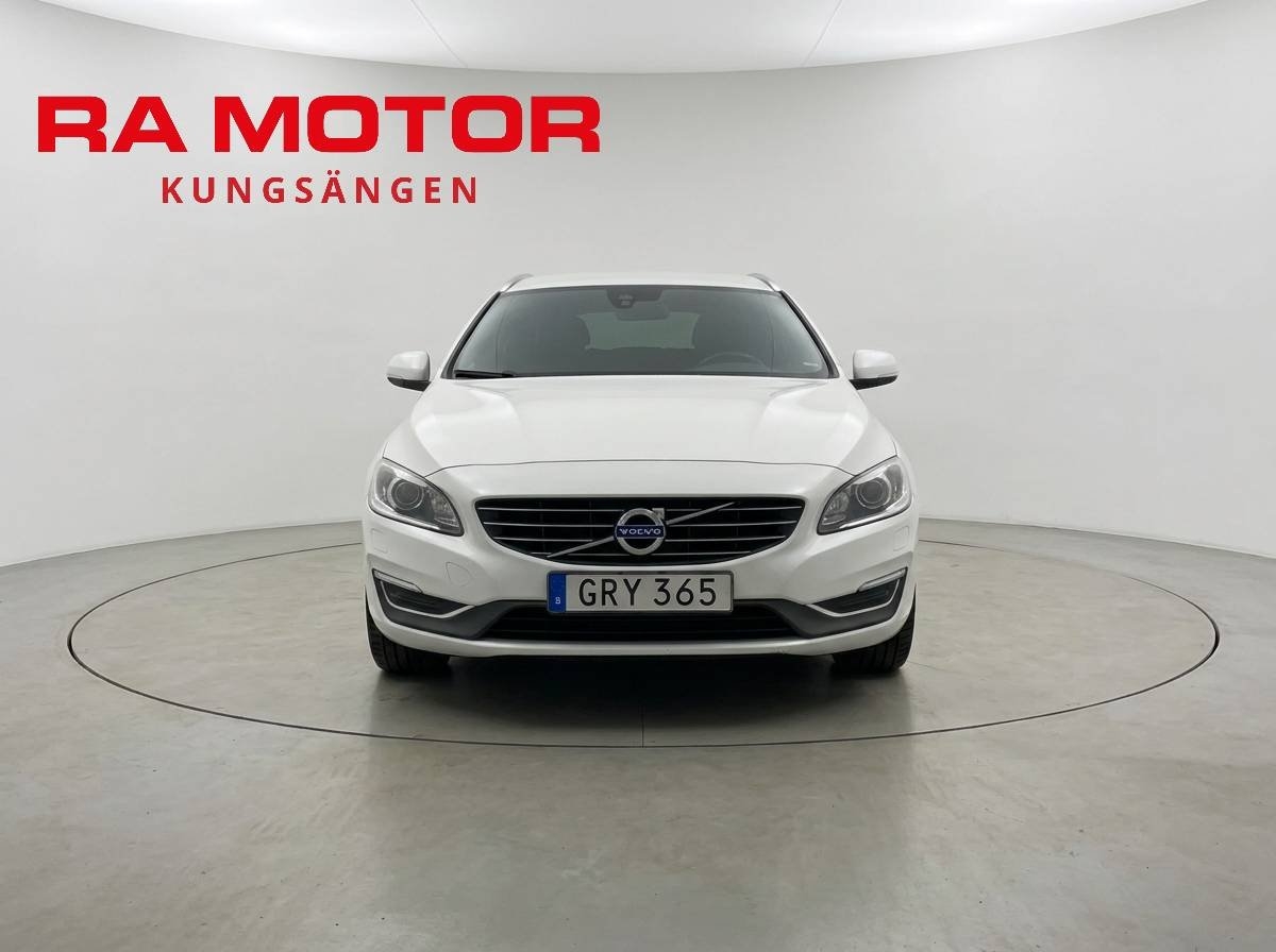 Volvo V60 I D3 2016, bild 2/10