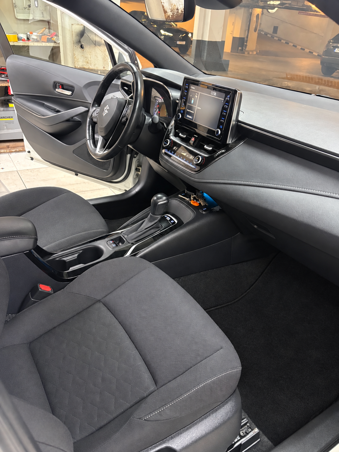 Suzuki Swace 1.8 Hybrid 2022, bild 6/6
