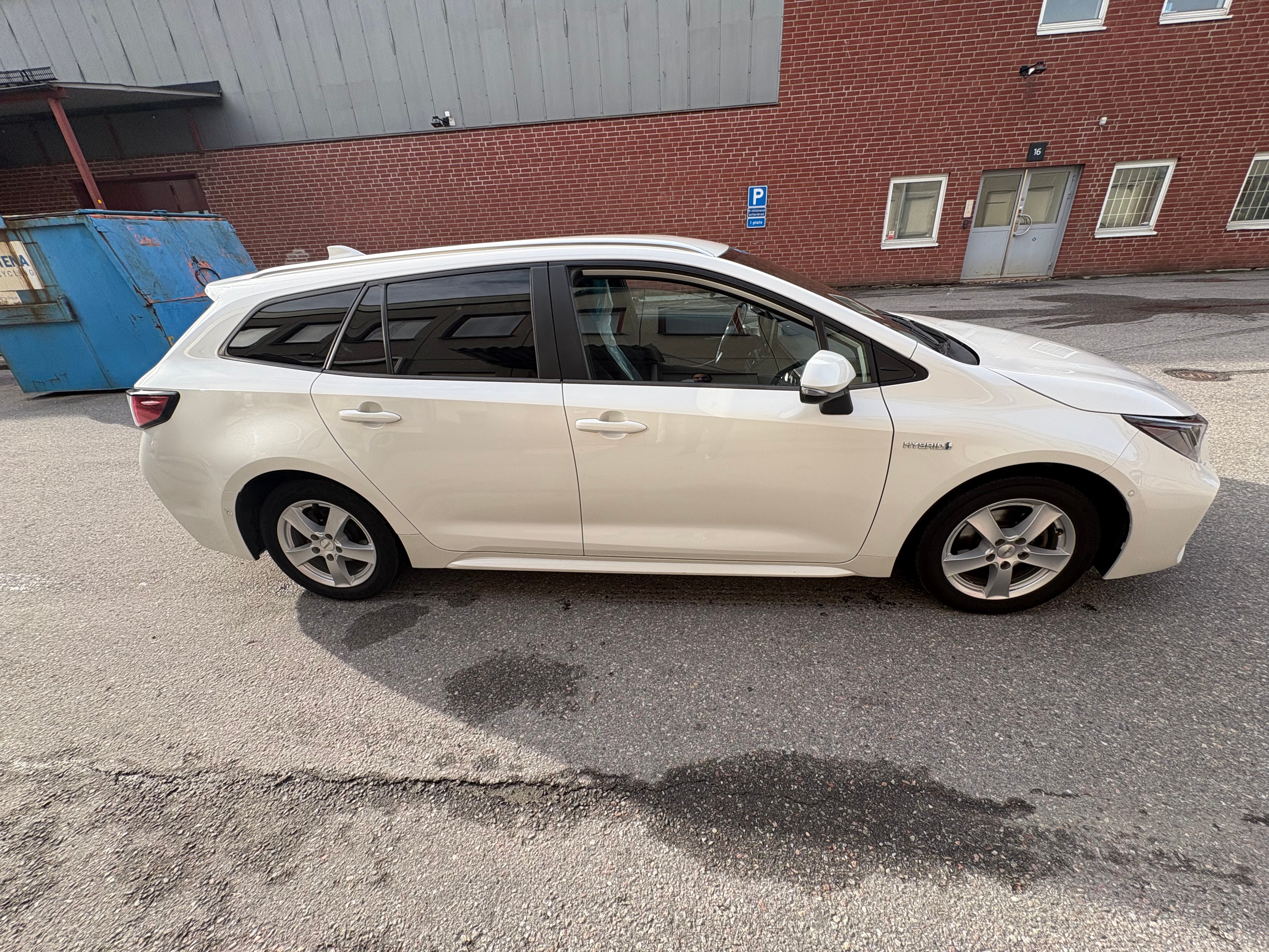 Suzuki Swace 1.8 Hybrid 2022, bild 4/6