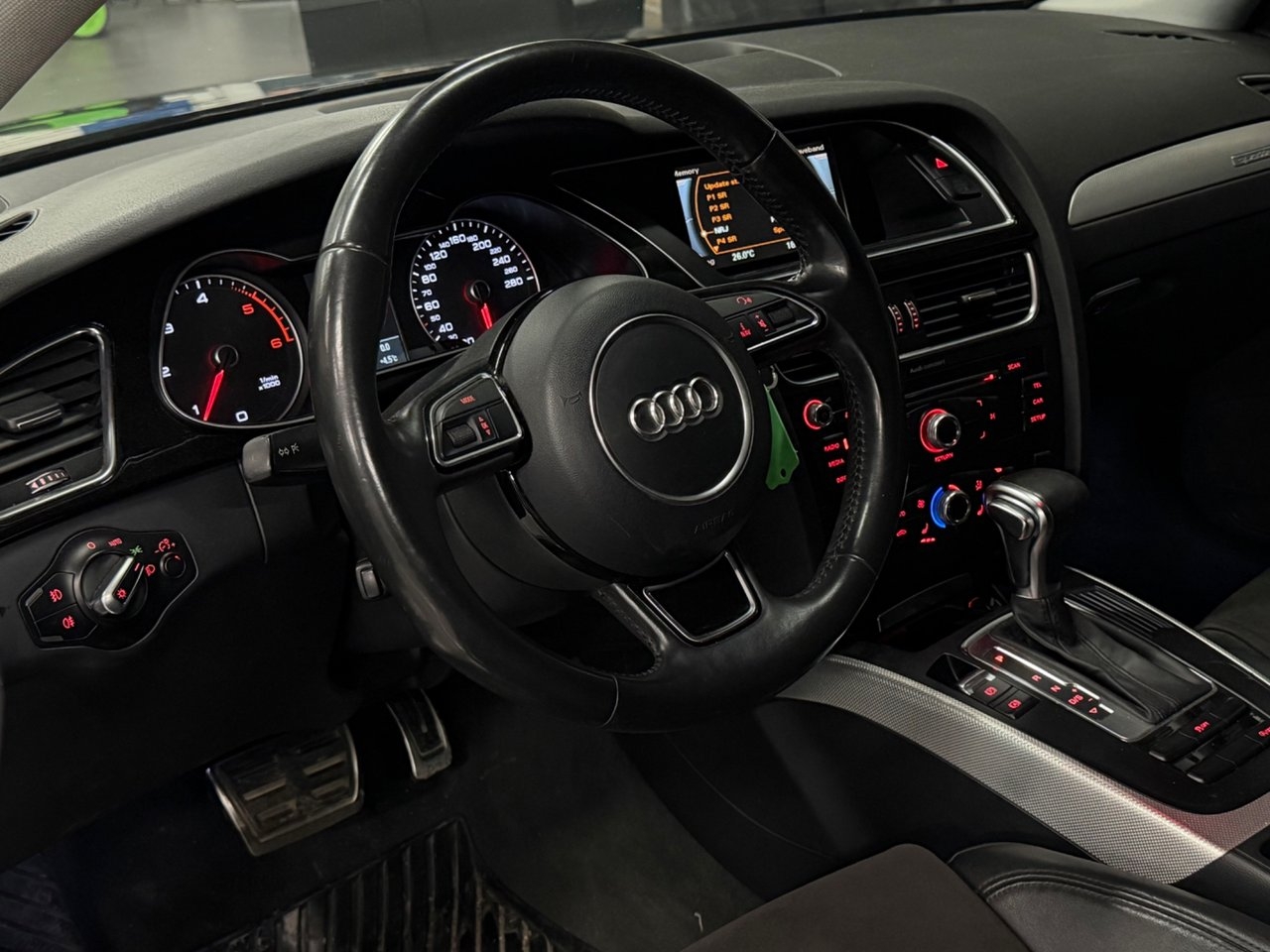 Audi A4 Avant 2.0 TDI 2015, bild 6/9