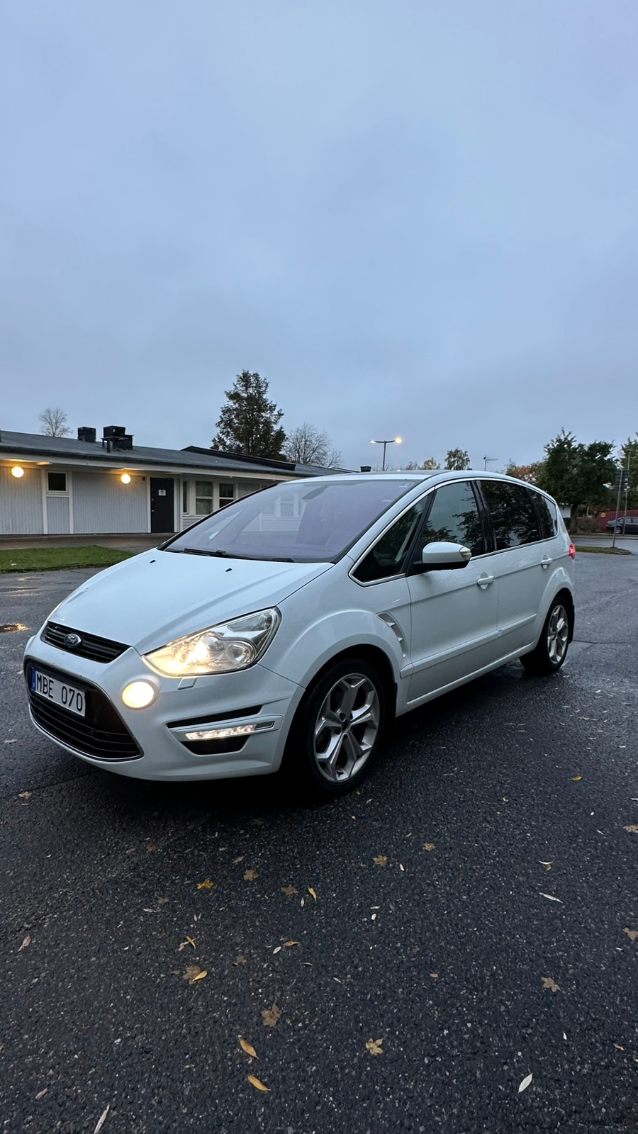 Ford S-MAX 2.0 TDCi Powershift 2012, bild 2/10
