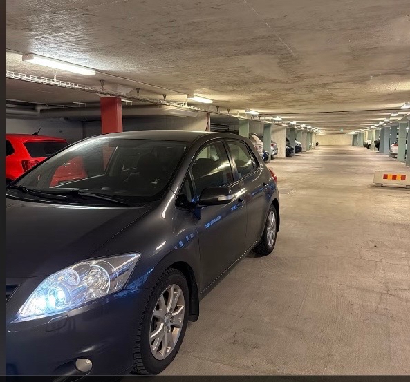 Toyota Auris 1.6 2011, photo 2/10