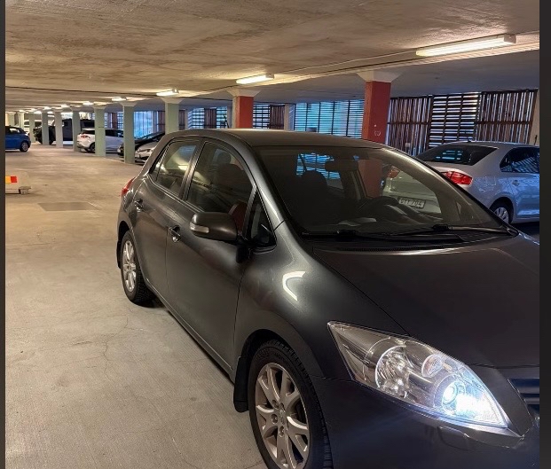 Toyota Auris 1.6 2011, photo 6/10