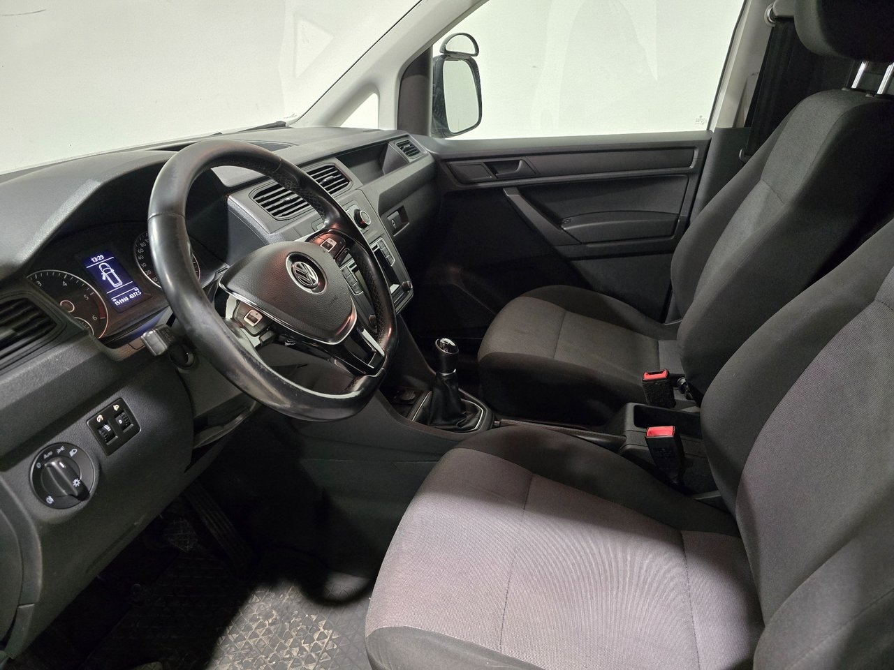Volkswagen Caddy 2017, bild 7/10