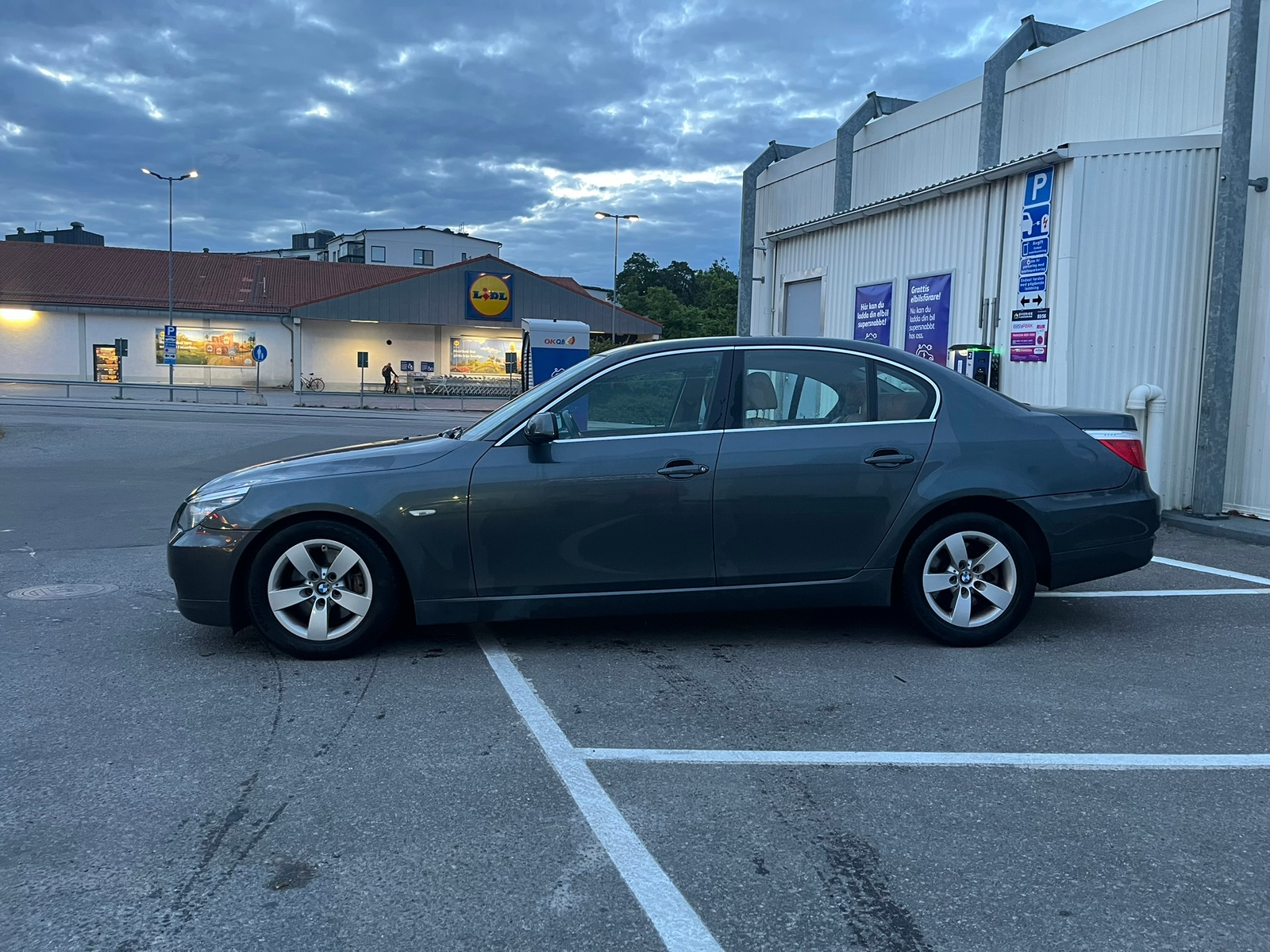 BMW 523i