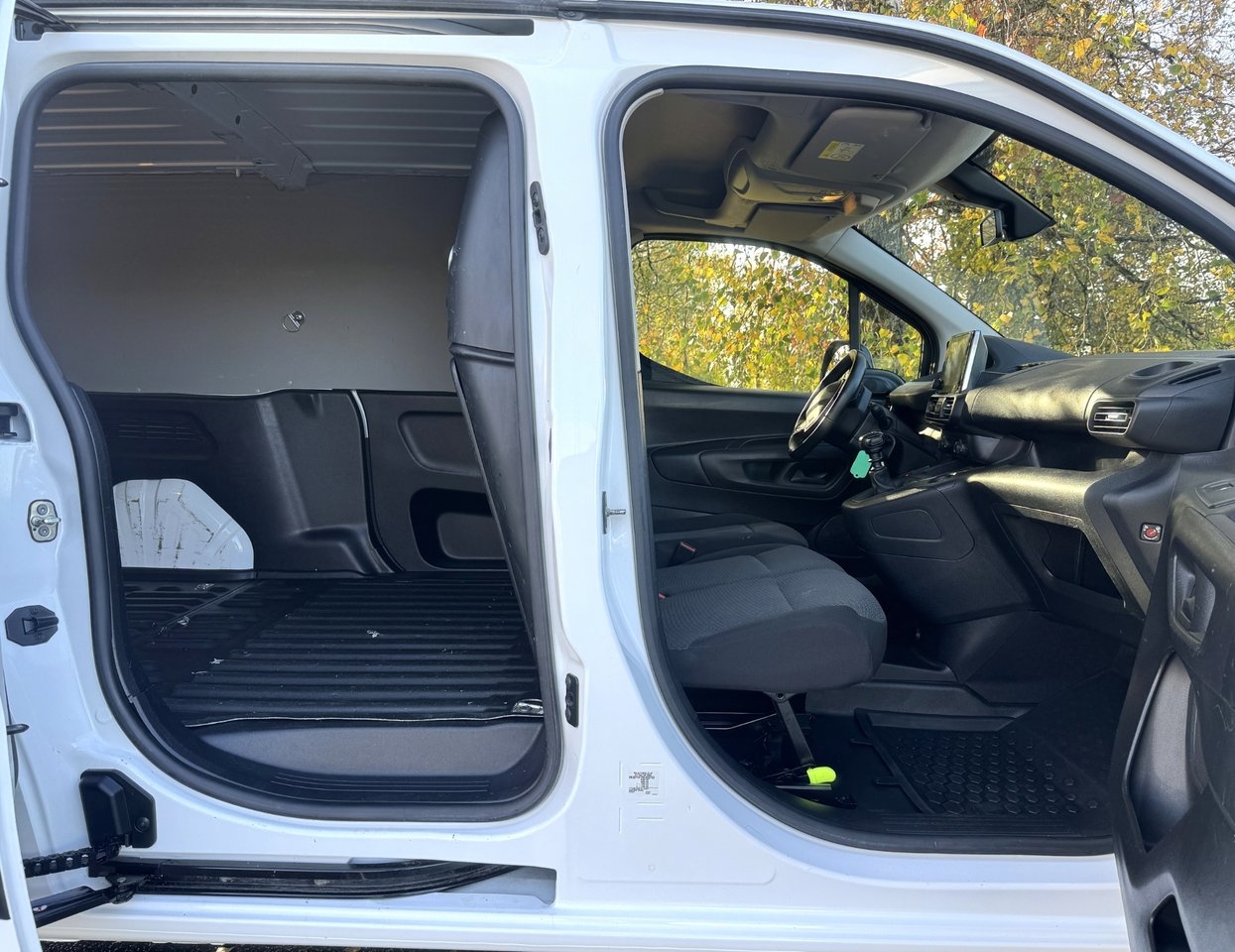 Peugeot Partner 2022, bild 6/10