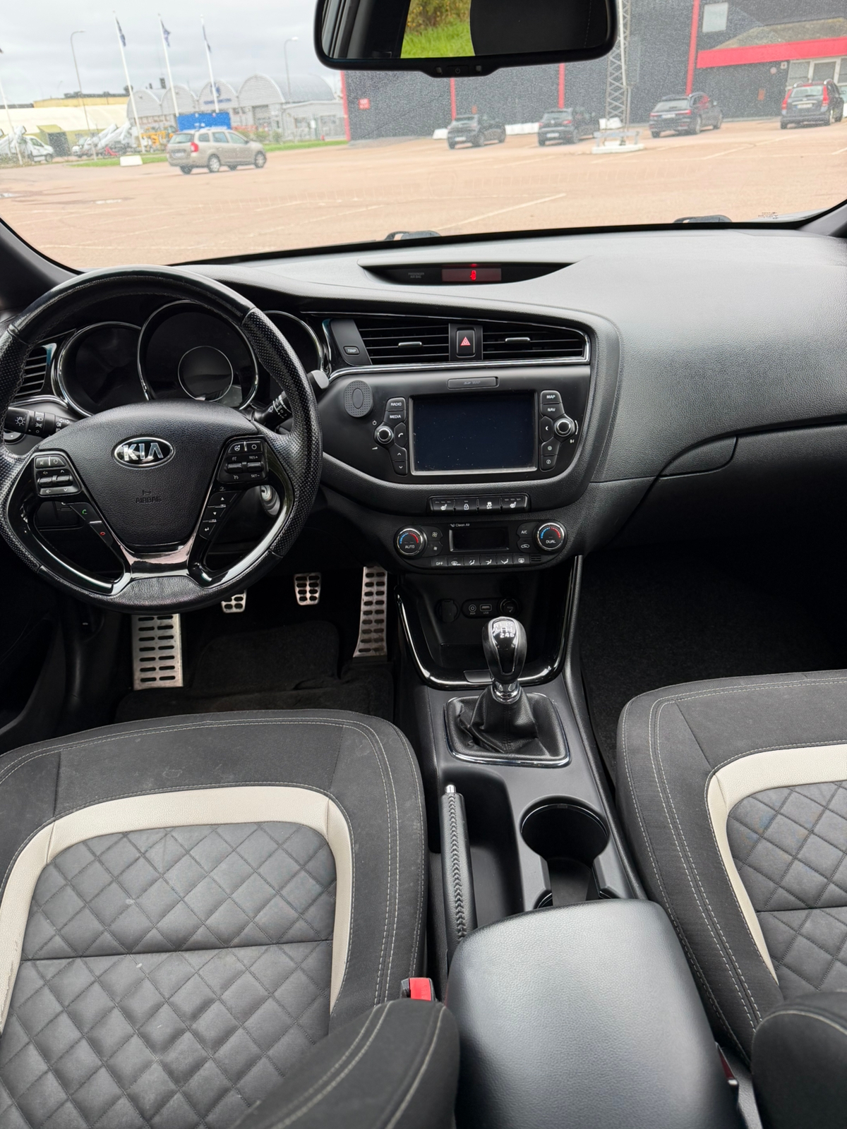 Kia Ceed 1.6 CRDi 136 2016, bild 2/5