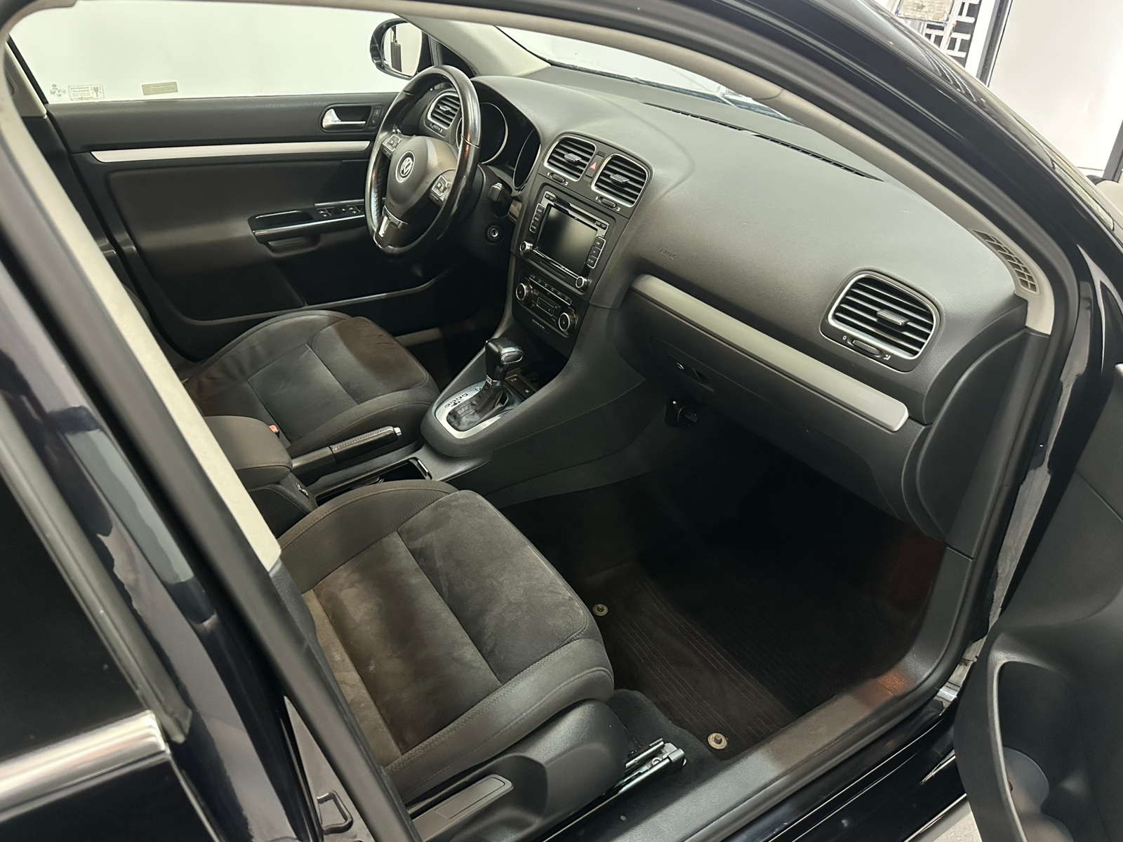 Volkswagen Golf 2010, bild 7/8