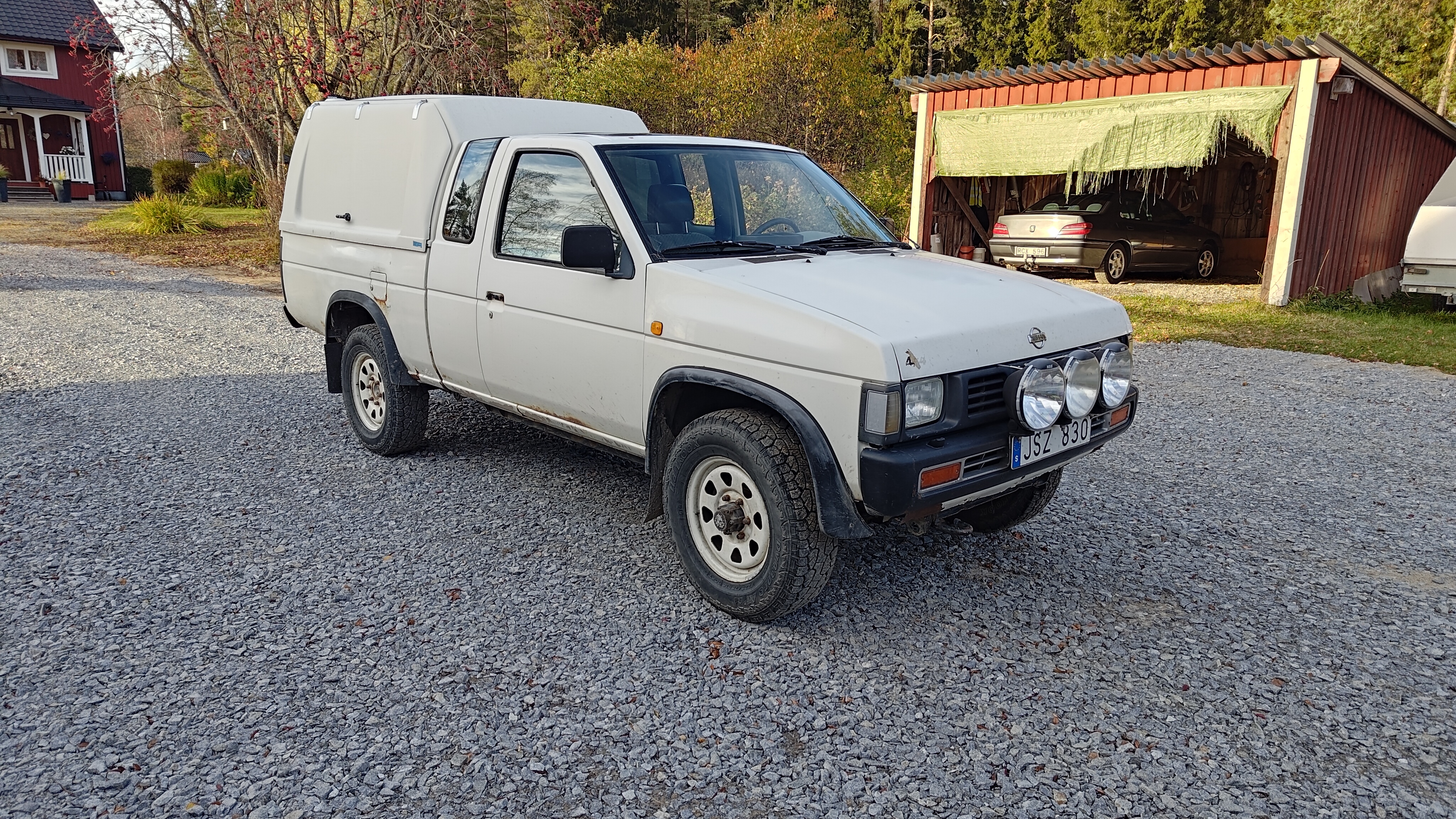 Nissan Navara King Cab 2.4 4WD Manuell 1997, bild 2/5