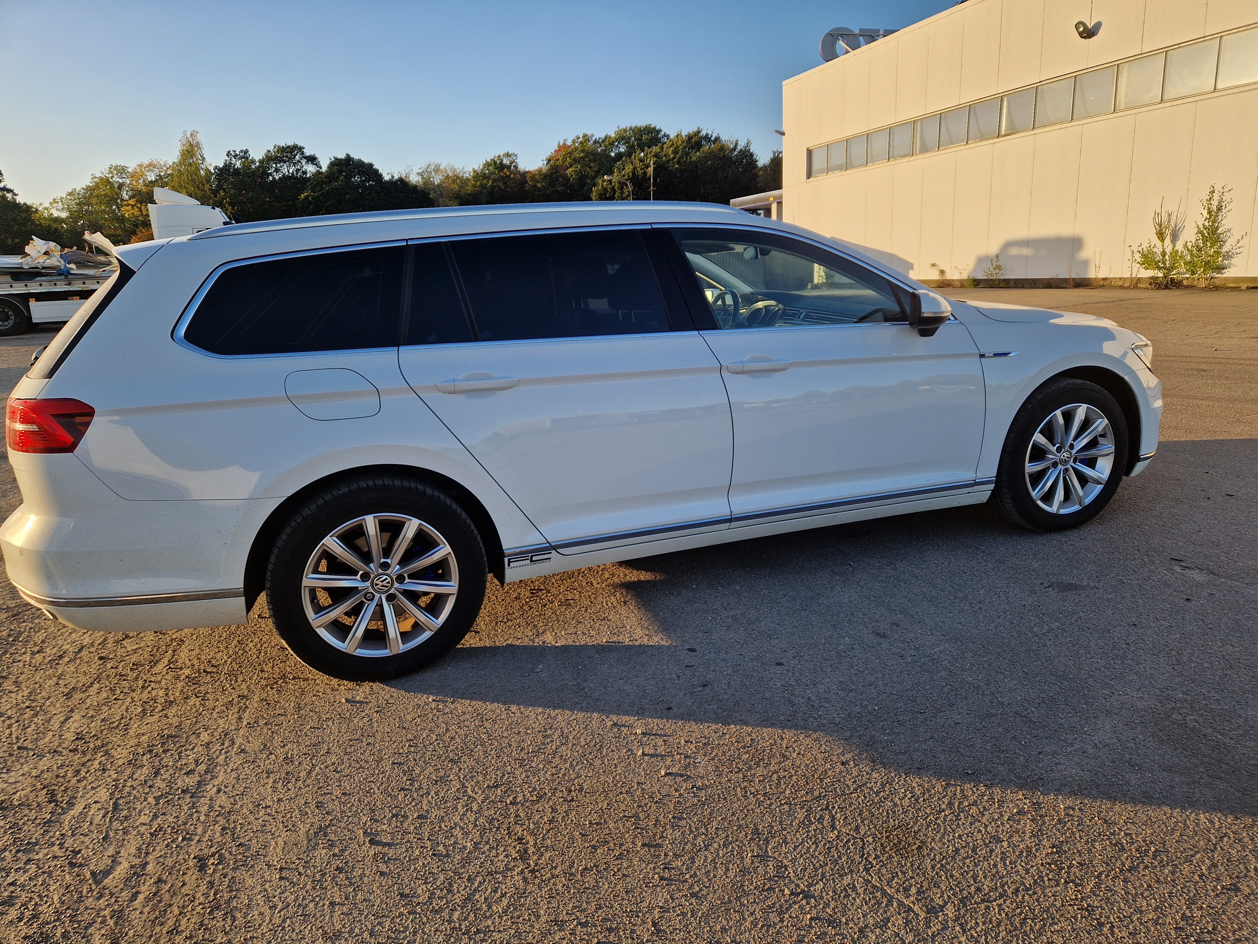 Volkswagen Passat GTE 2017, bild 2/5