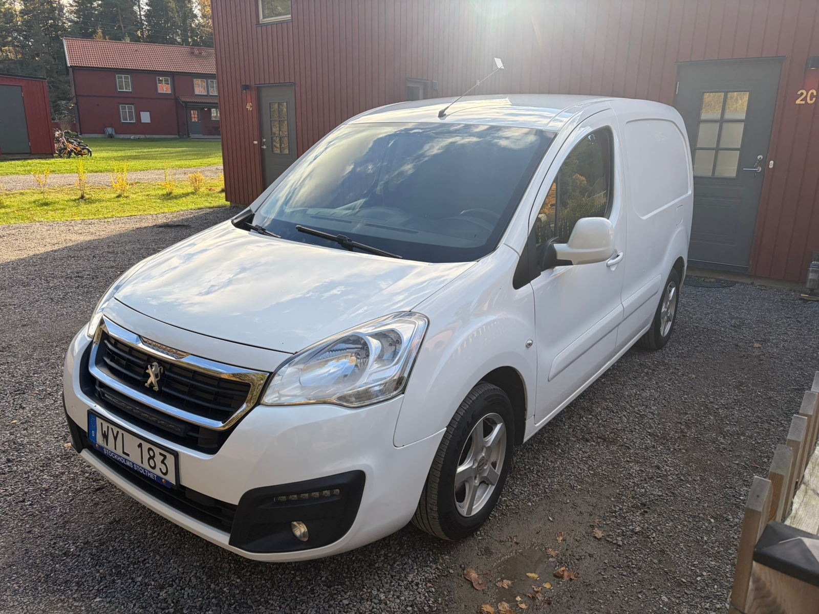 Peugeot Partner BlueHDi 75 2016, bild 2/7