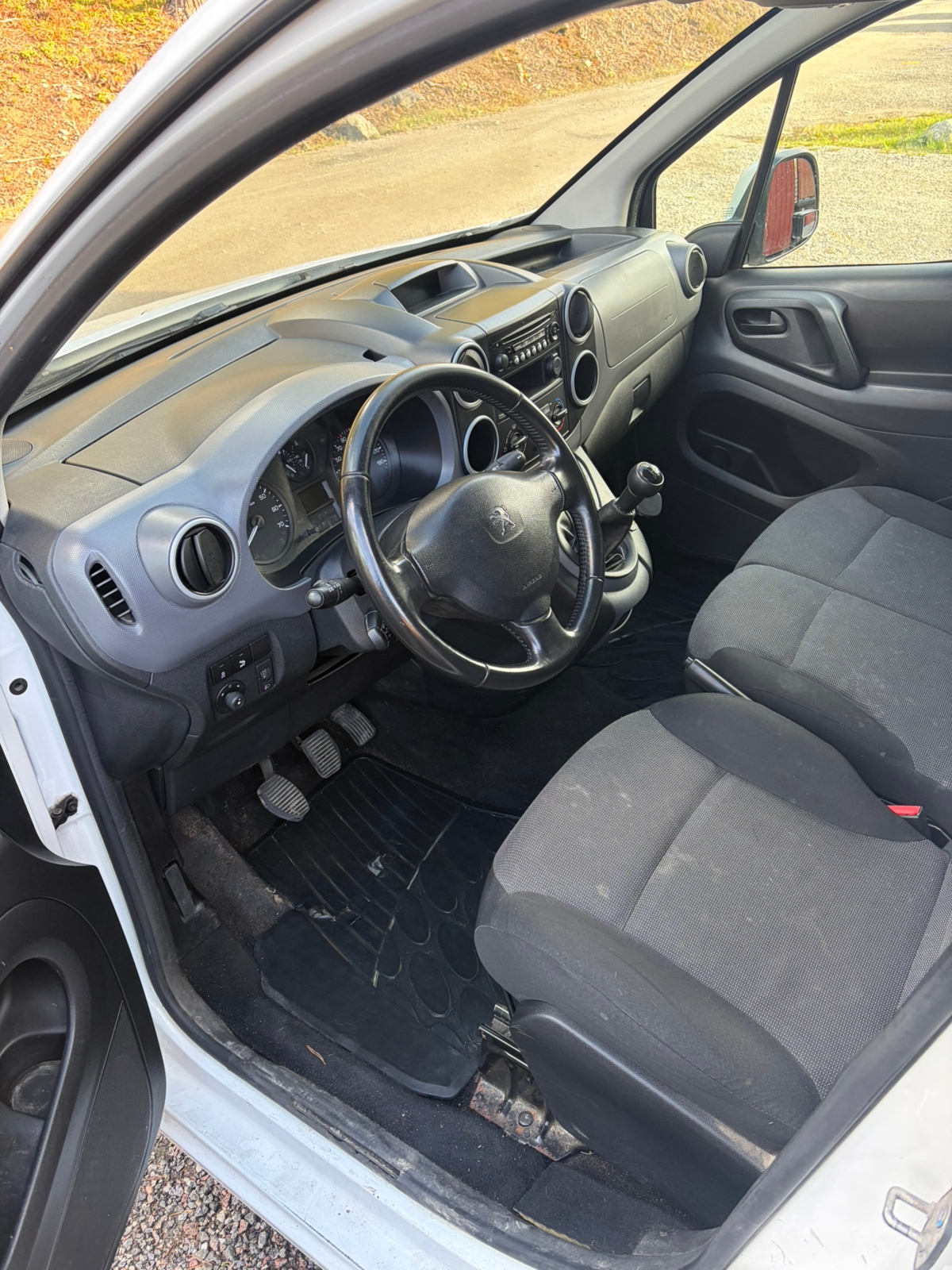 Peugeot Partner BlueHDi 75 2016, bild 5/7