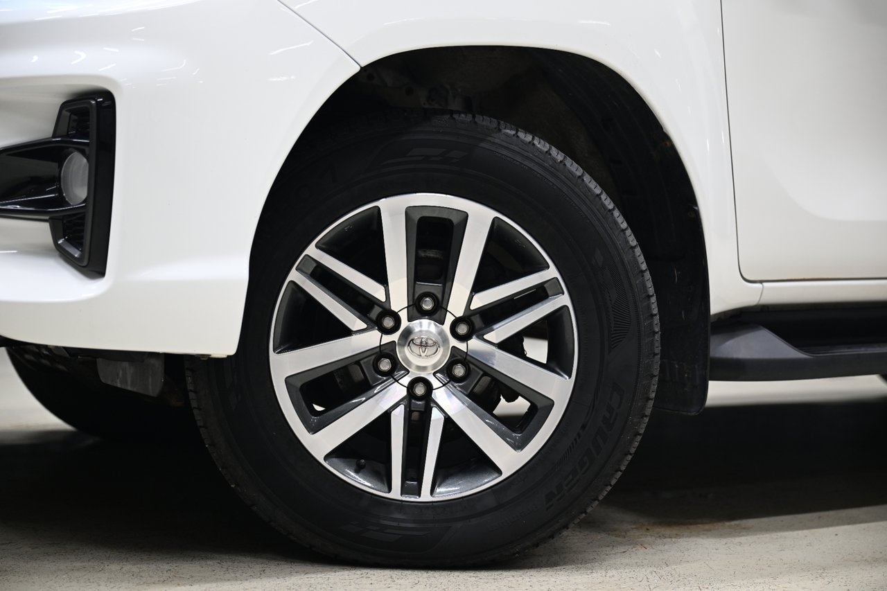 Toyota Hilux 2.4 D-4D 2020, bild 4/10